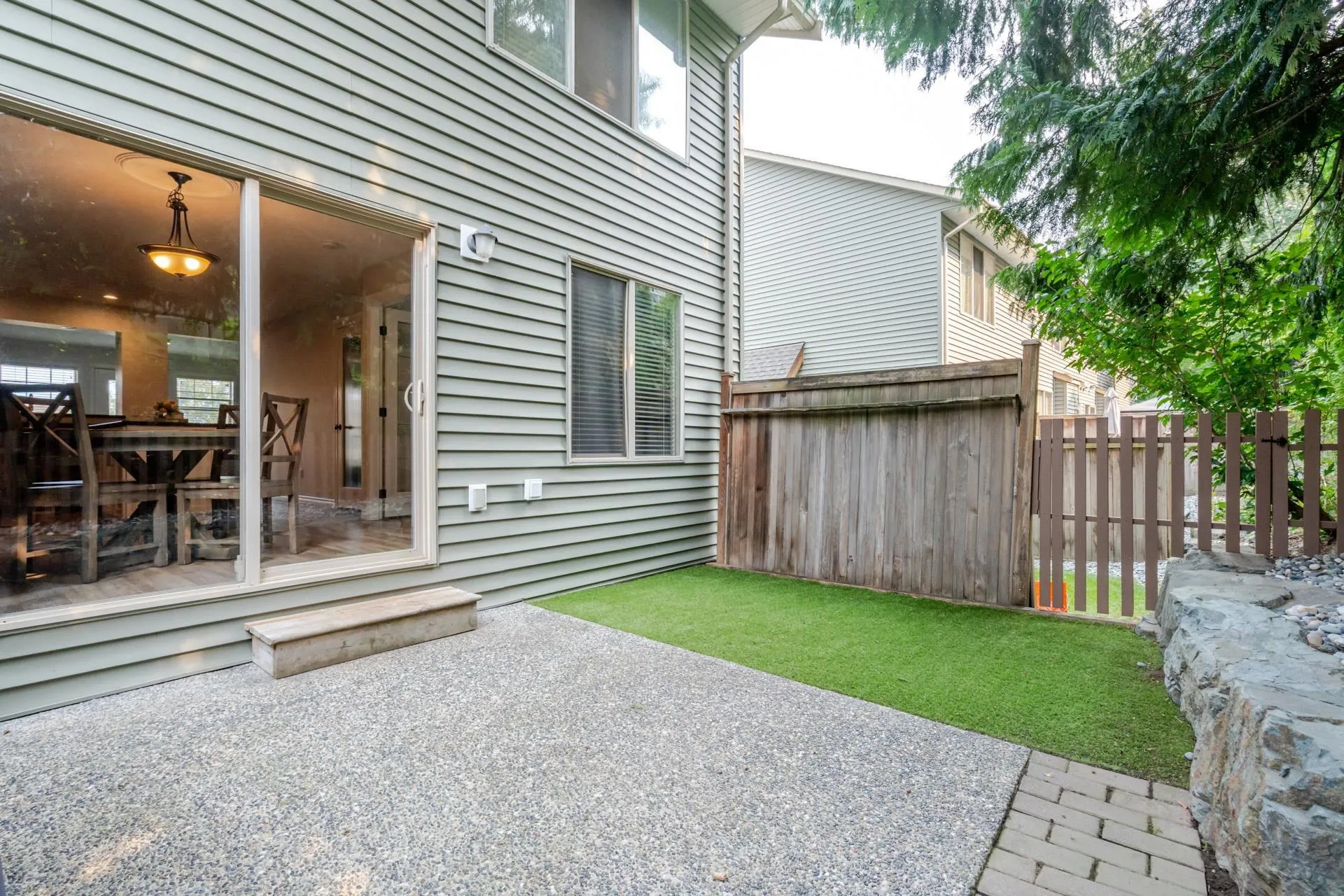 24 46840 Russell Road