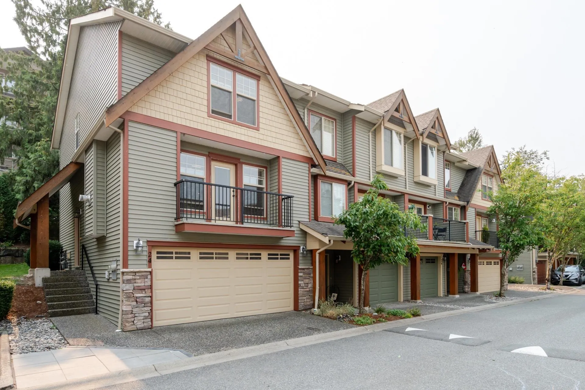 24 46840 Russell Road