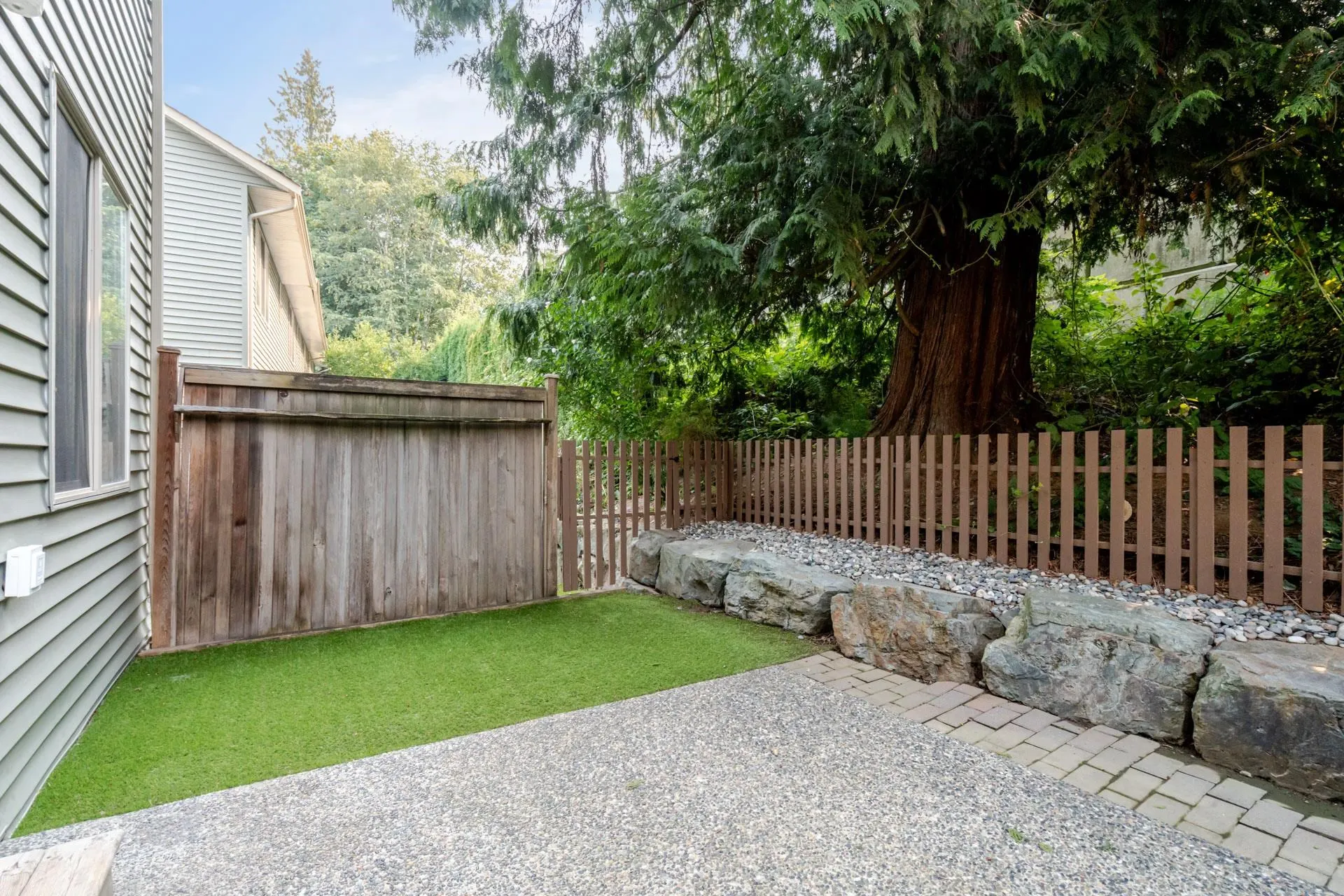 24 46840 Russell Road