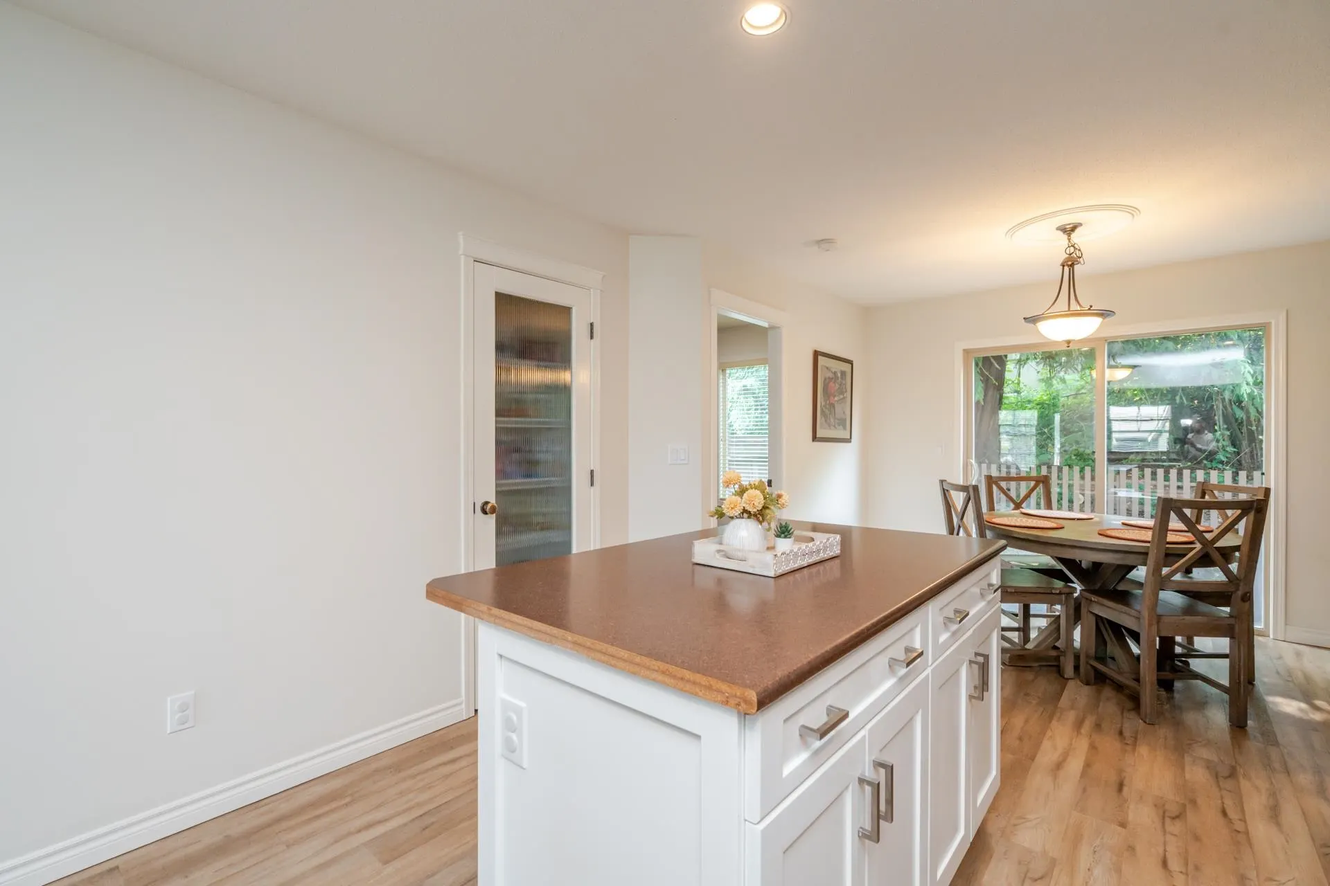 24 46840 Russell Road