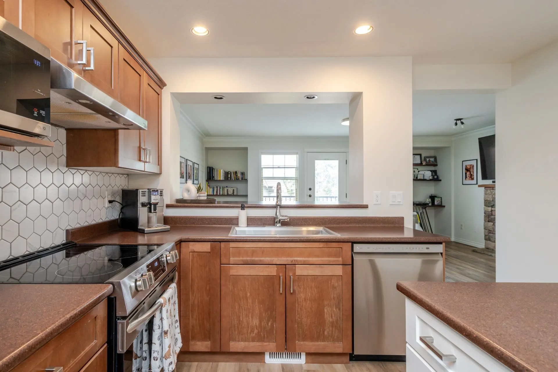 24 46840 Russell Road