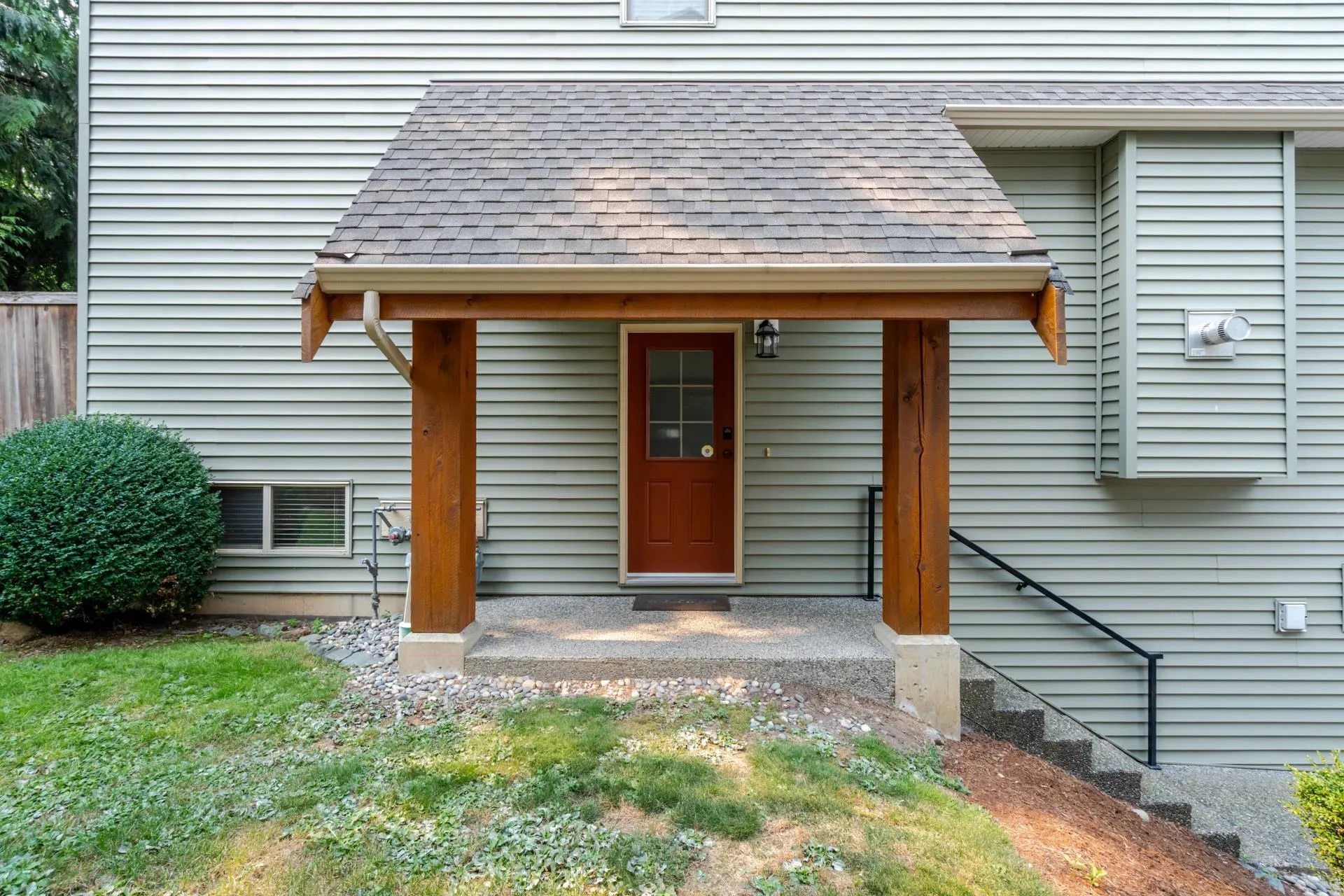 24 46840 Russell Road