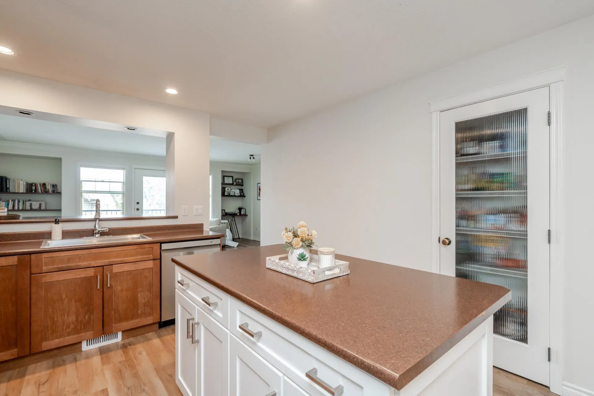 24 46840 Russell Road