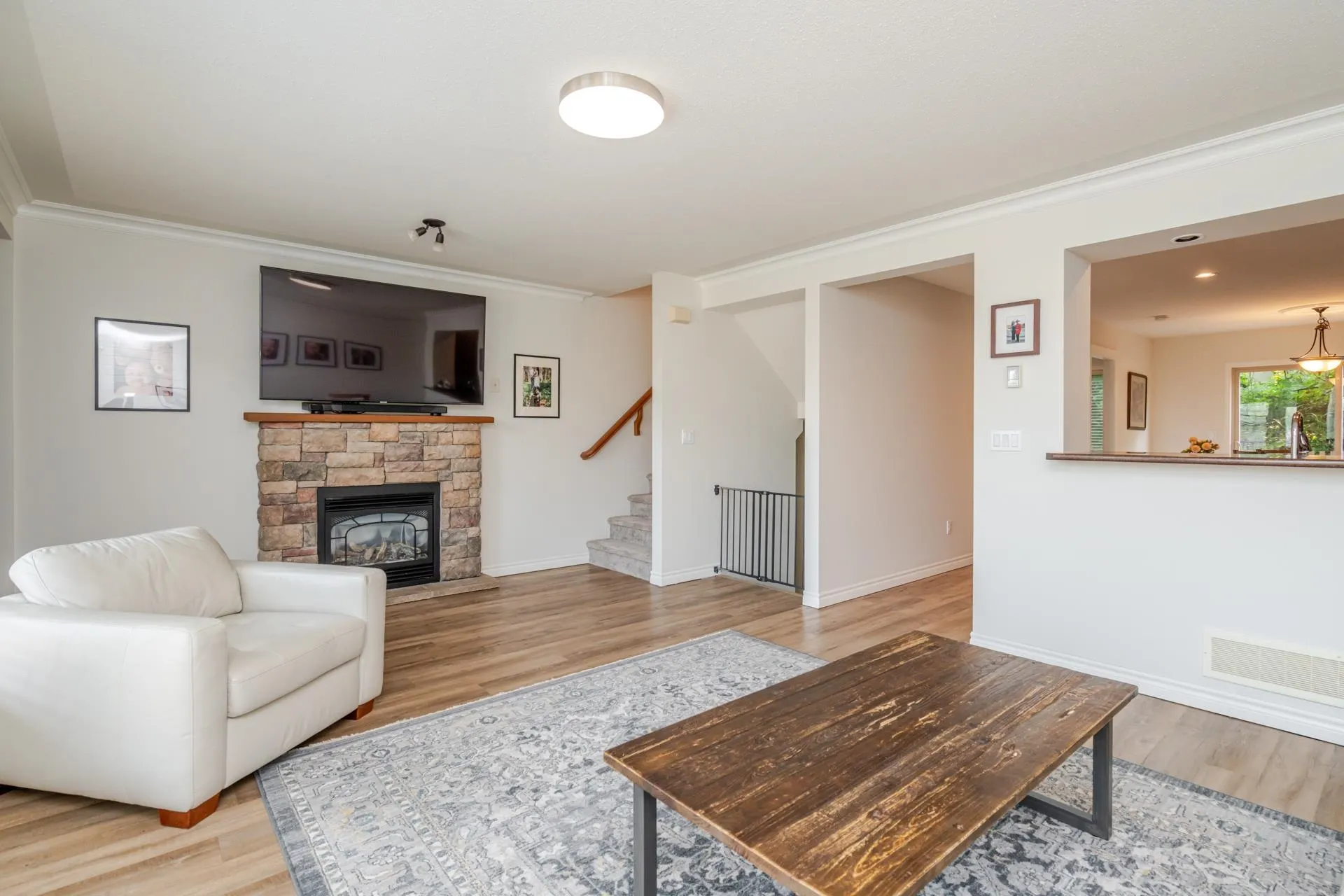 24 46840 Russell Road