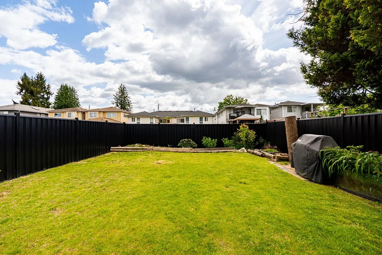 7936 Edmonds Street