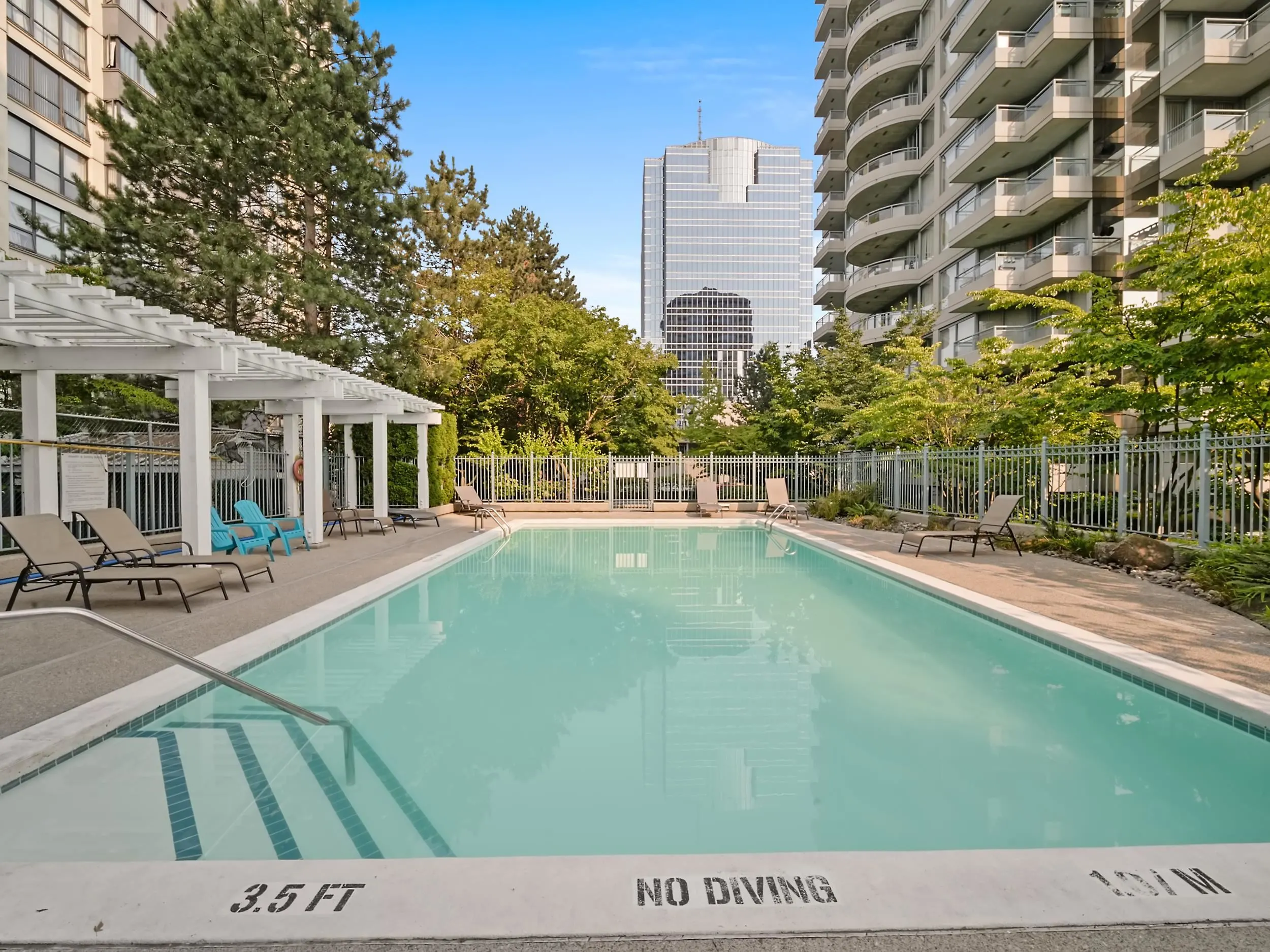 803 13353 108 Avenue