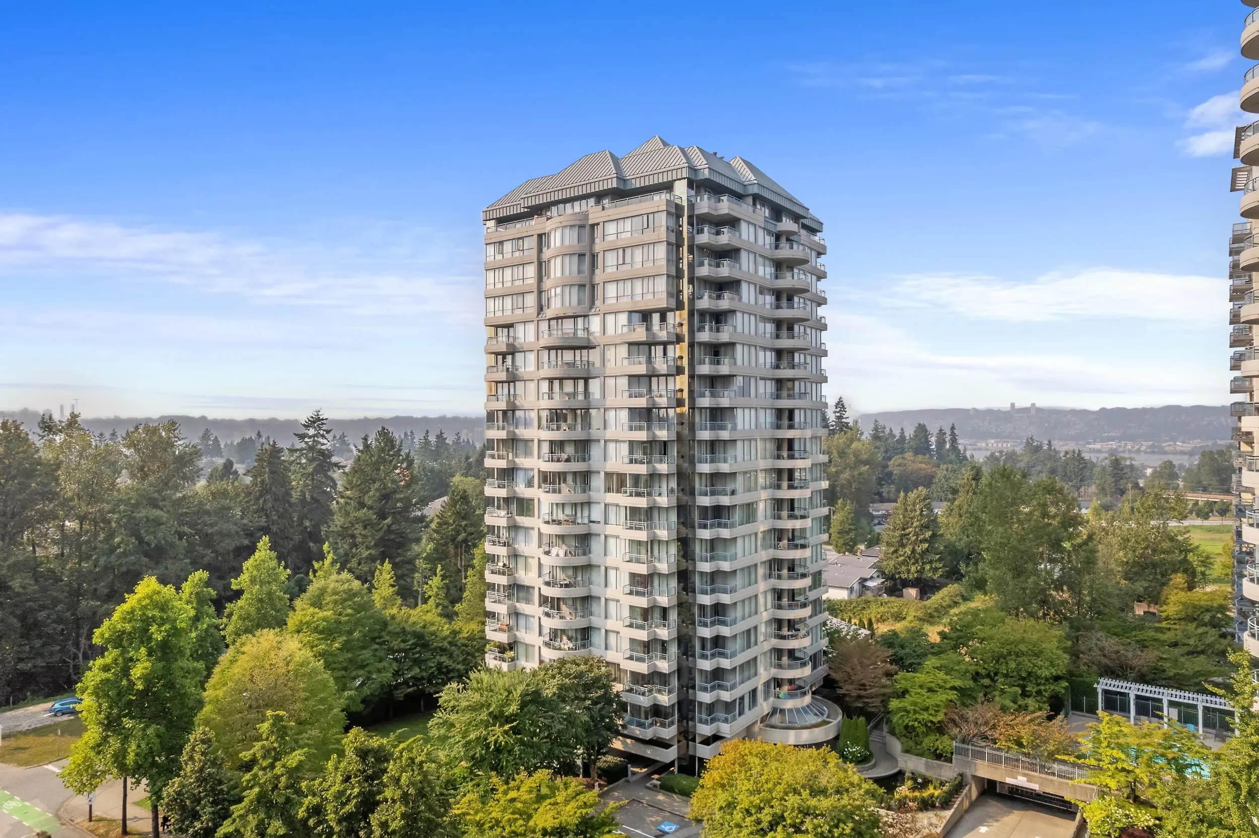 803 13353 108 Avenue