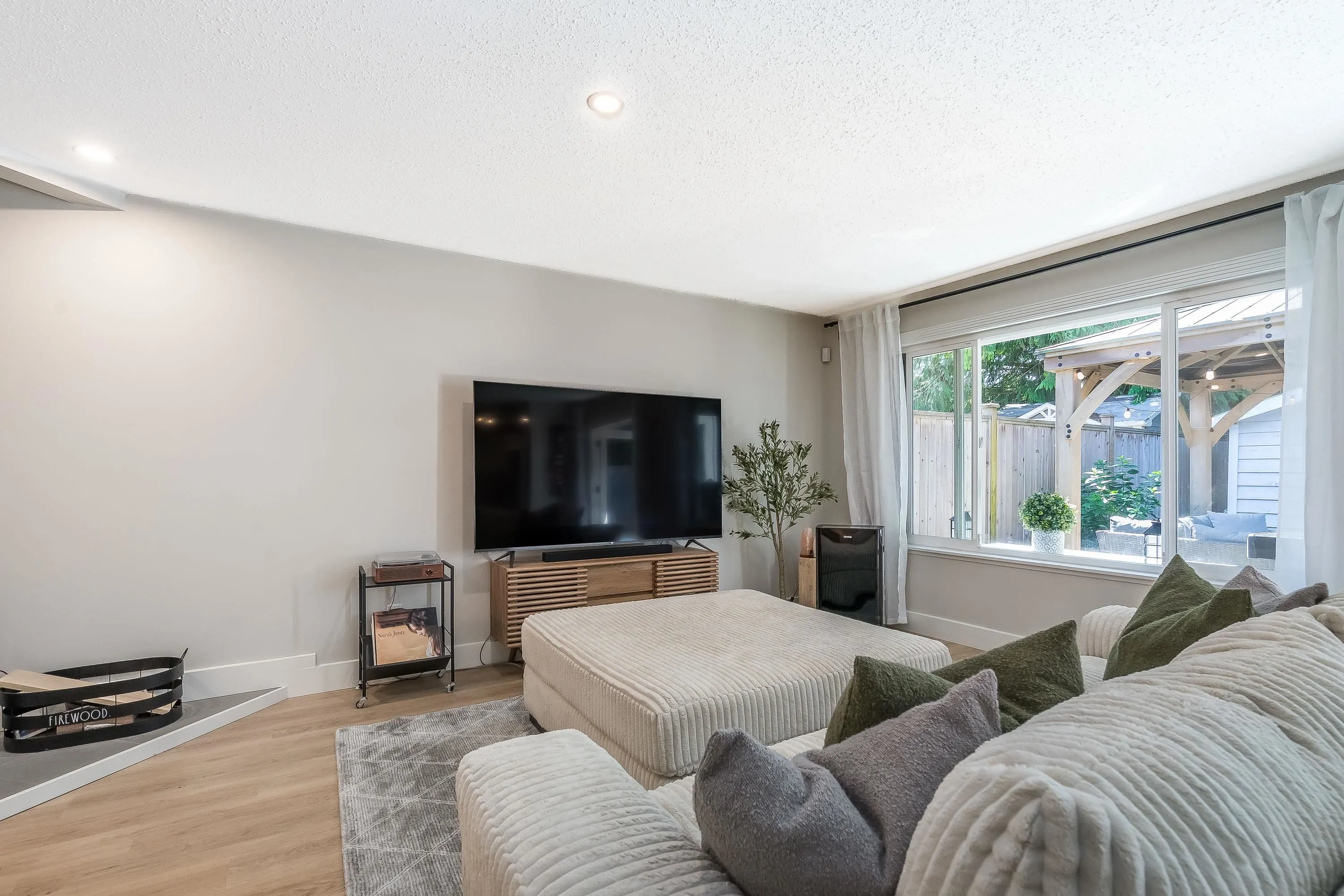 2742 Sandon Drive