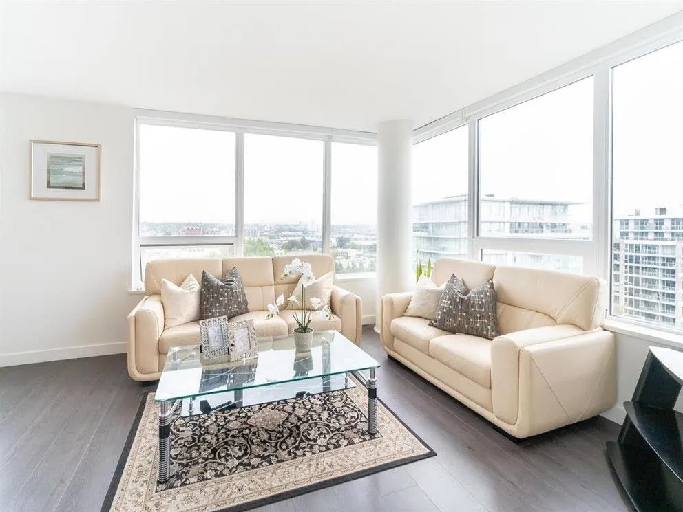 1806 8833 Hazelbridge Way