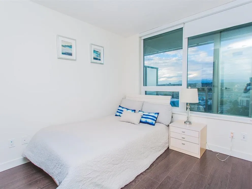 1806 8833 Hazelbridge Way