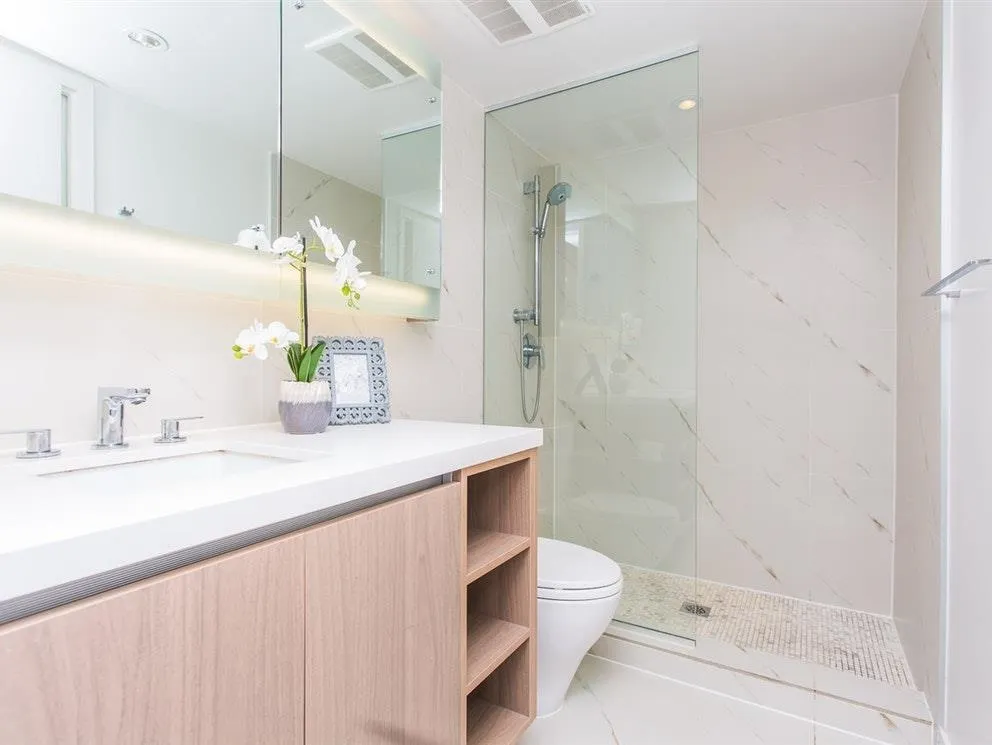 1806 8833 Hazelbridge Way