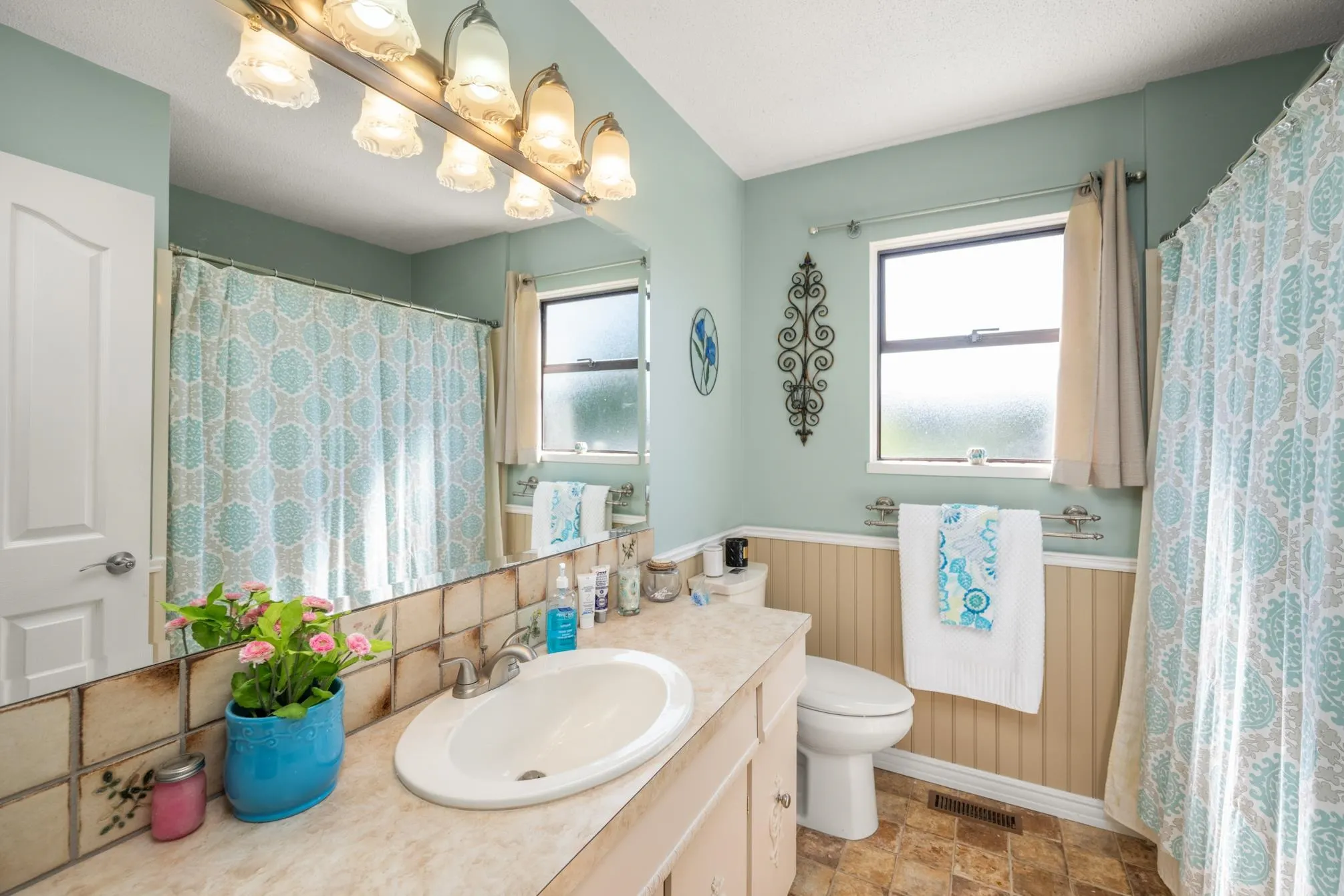 22101 Canuck Crescent