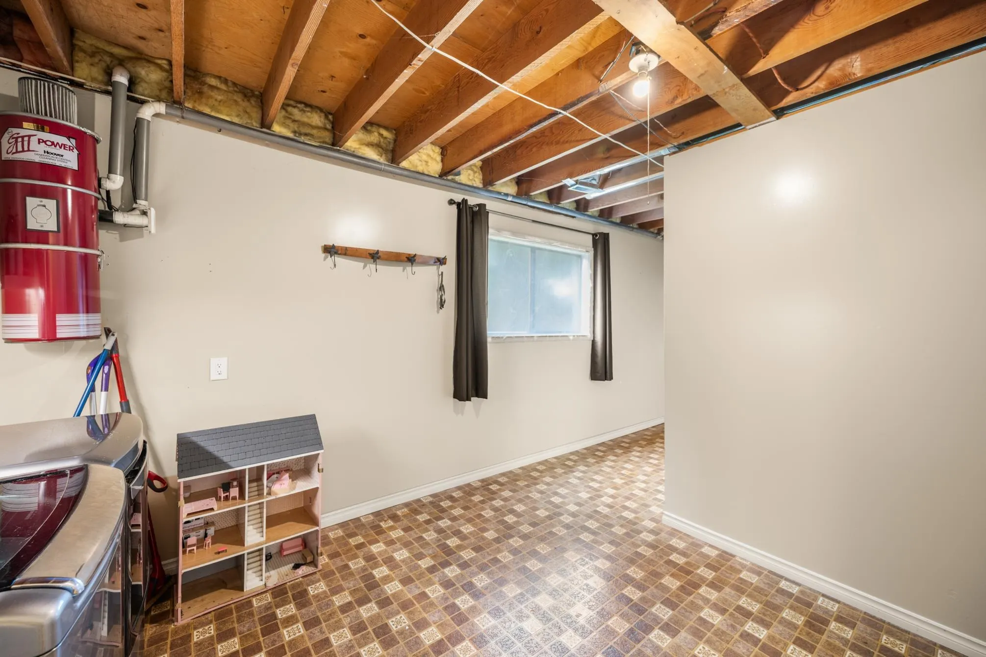 22101 Canuck Crescent