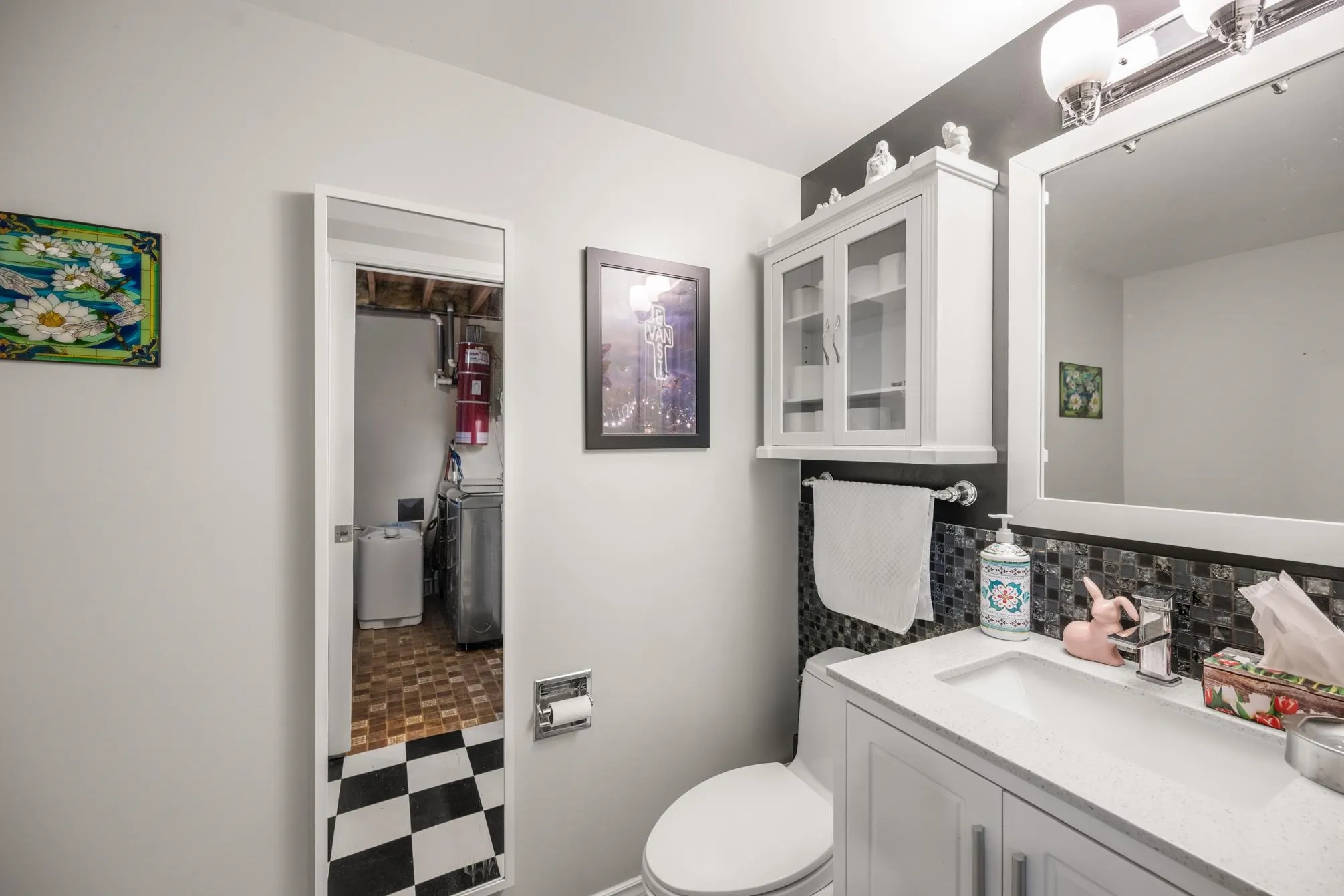 22101 Canuck Place