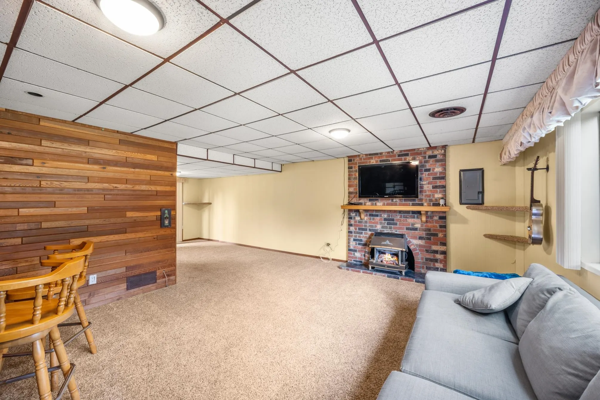 22101 Canuck Crescent