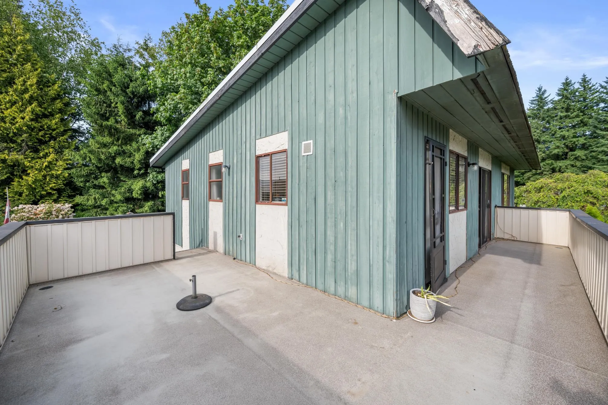 22101 Canuck Place