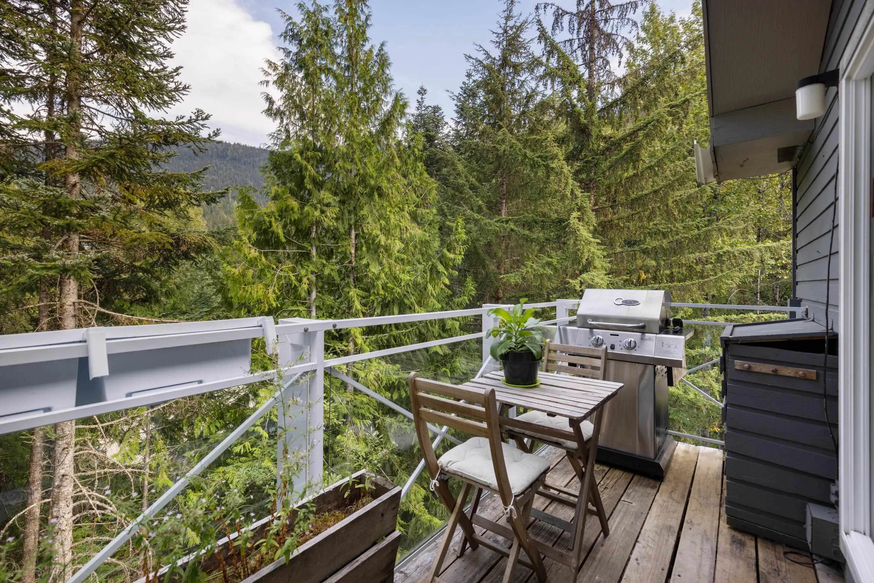 24 2211 Marmot Place