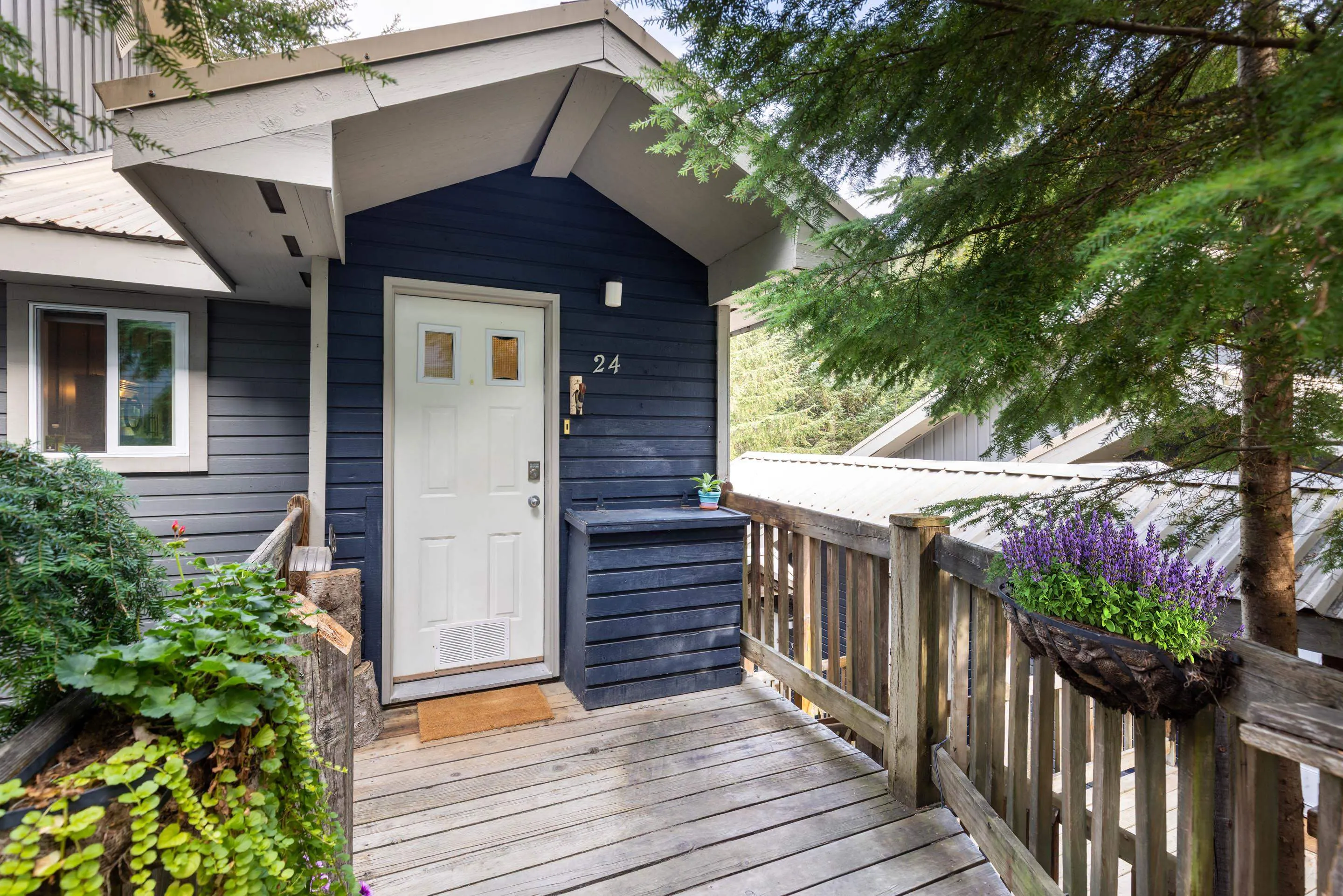 24 2211 Marmot Place