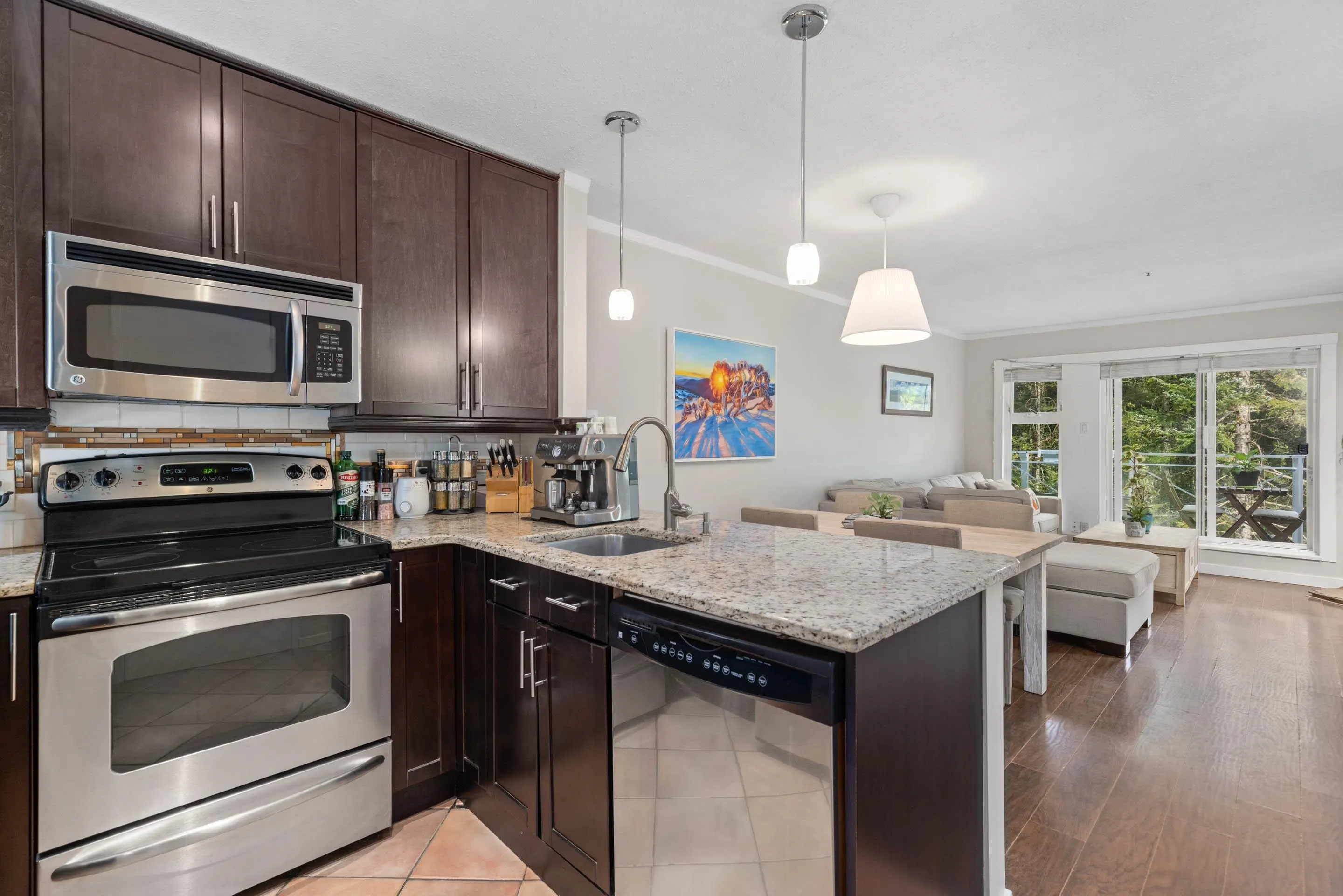 24 2211 Marmot Place
