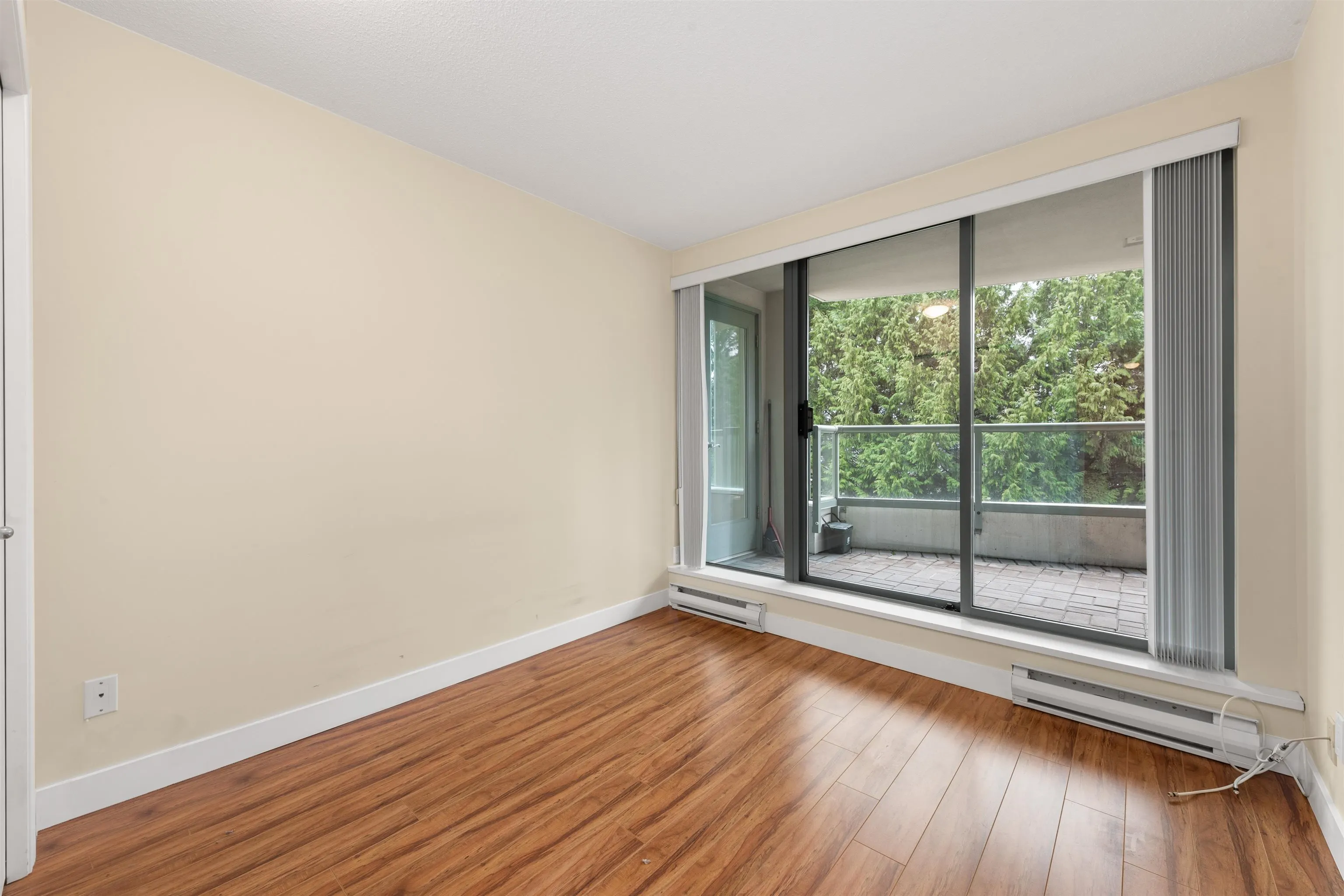 306 6622 Southoaks Crescent