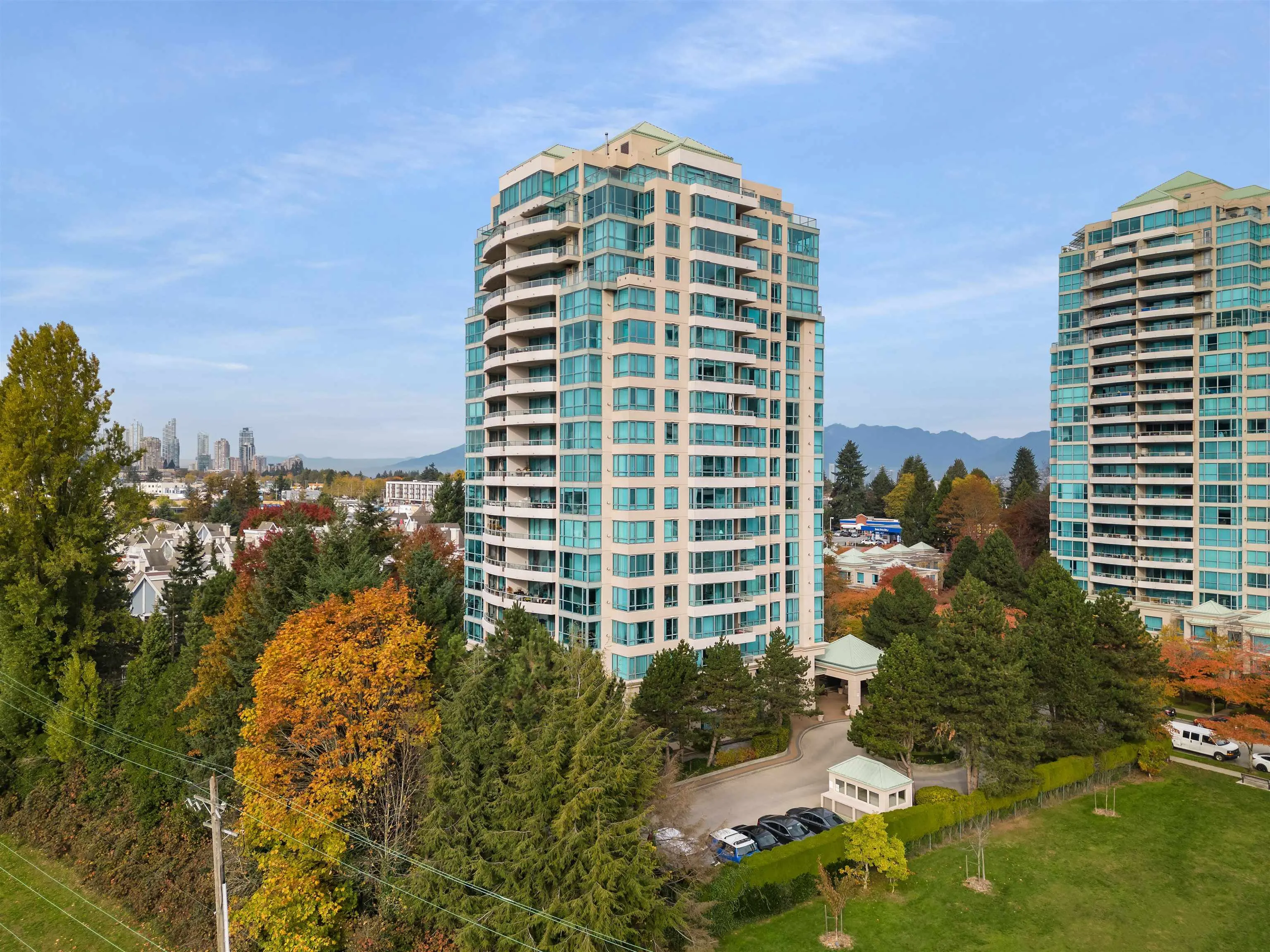 306 6622 Southoaks Crescent
