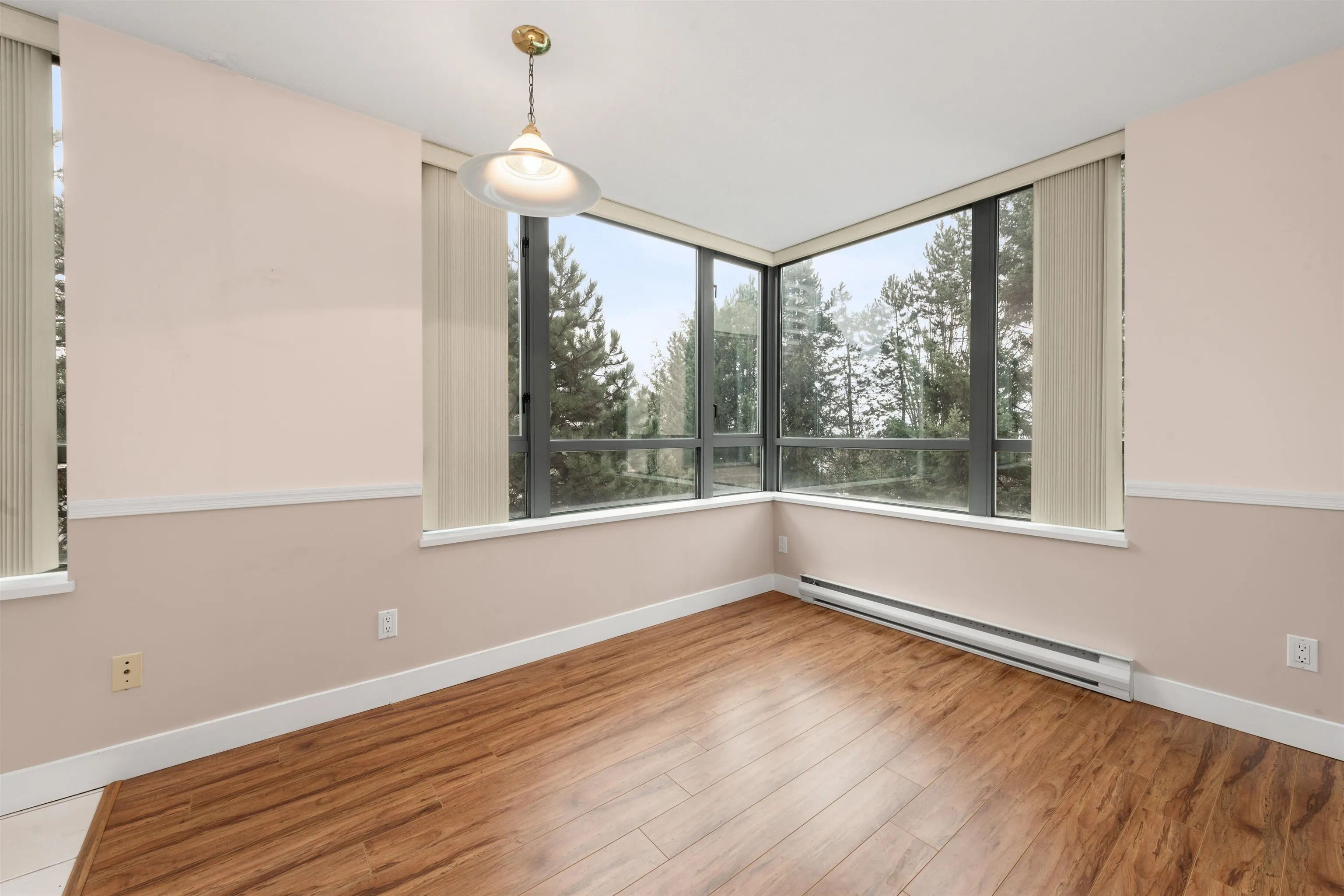 306 6622 Southoaks Crescent