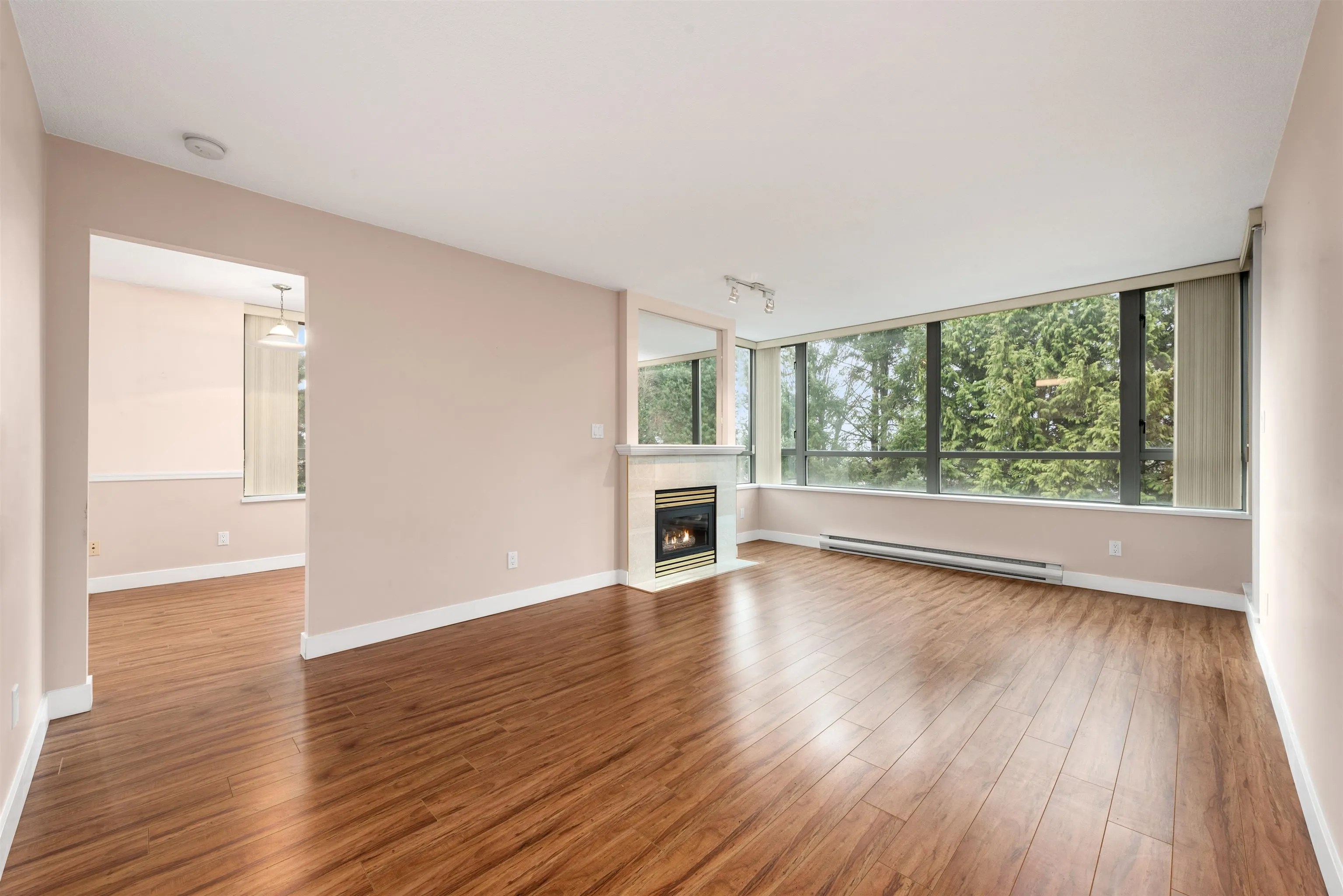 306 6622 Southoaks Crescent