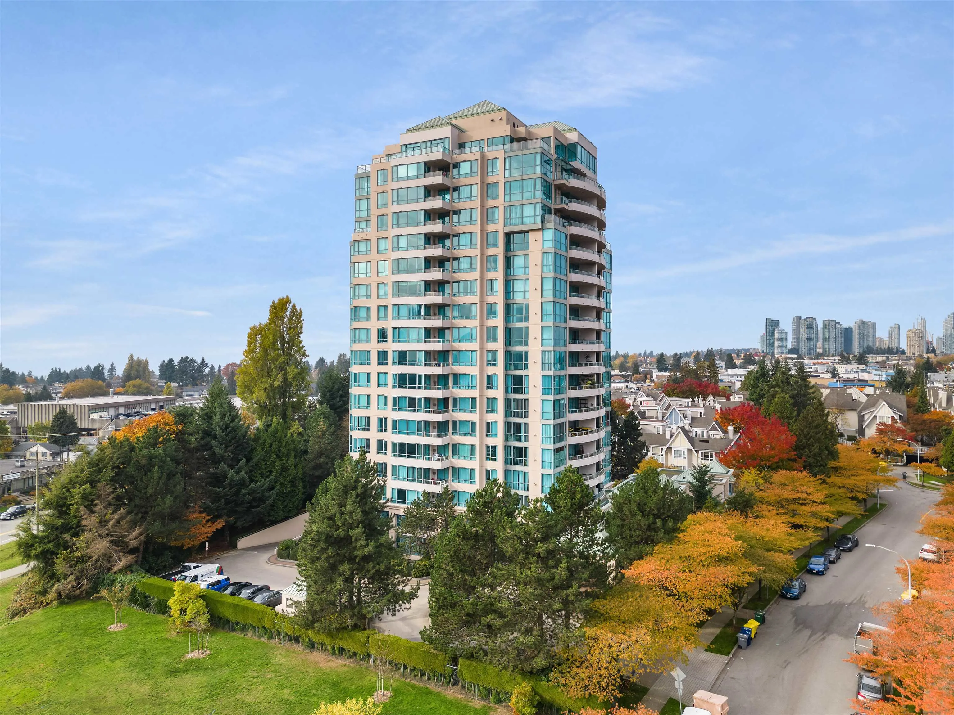 306 6622 Southoaks Crescent