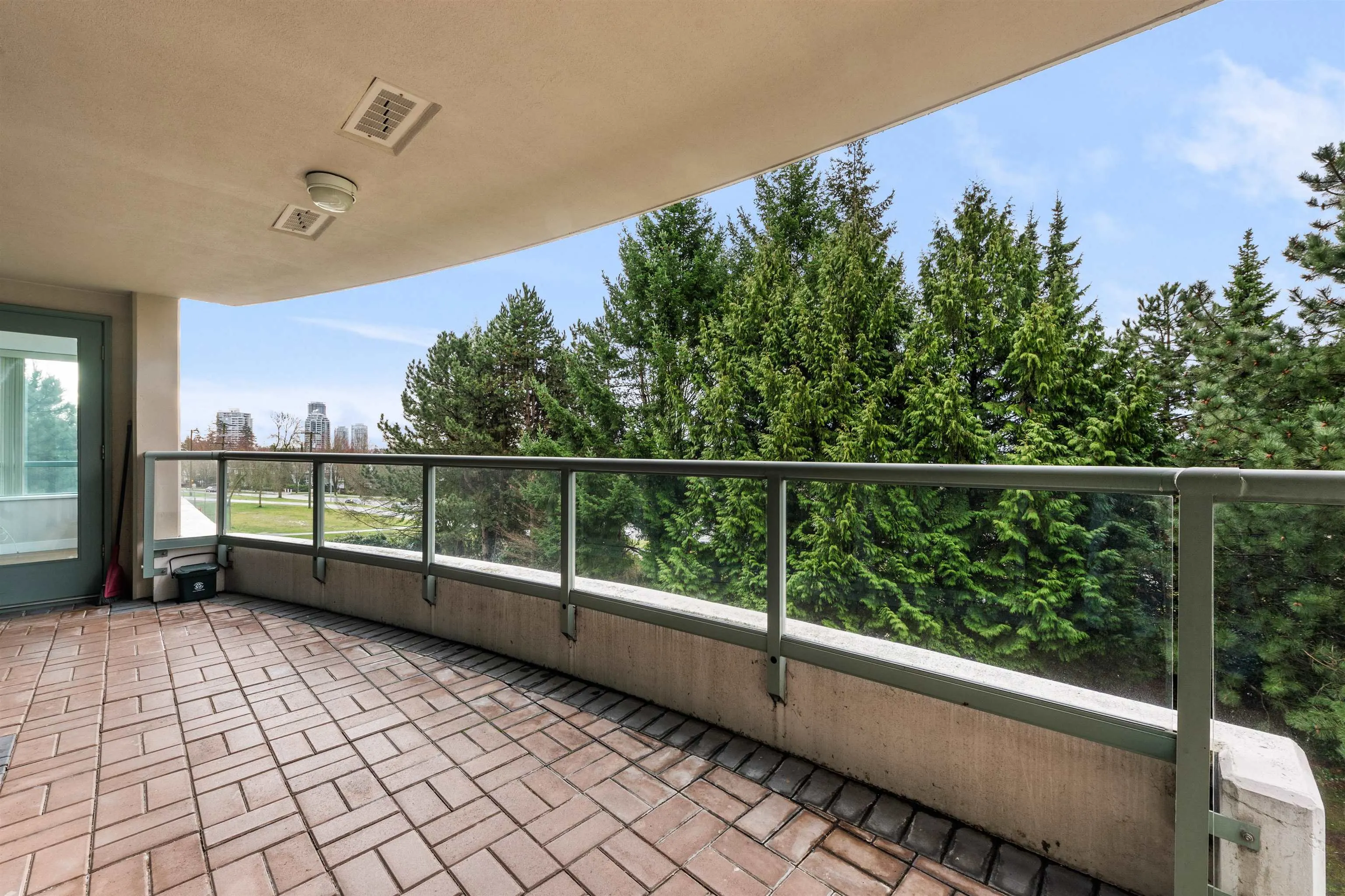 306 6622 Southoaks Crescent