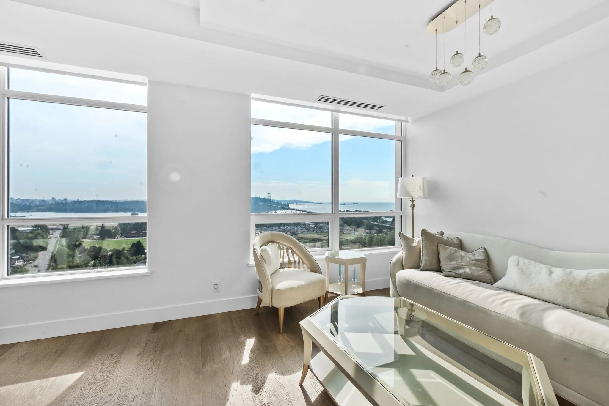 2201 1632 Lions Gate Lane