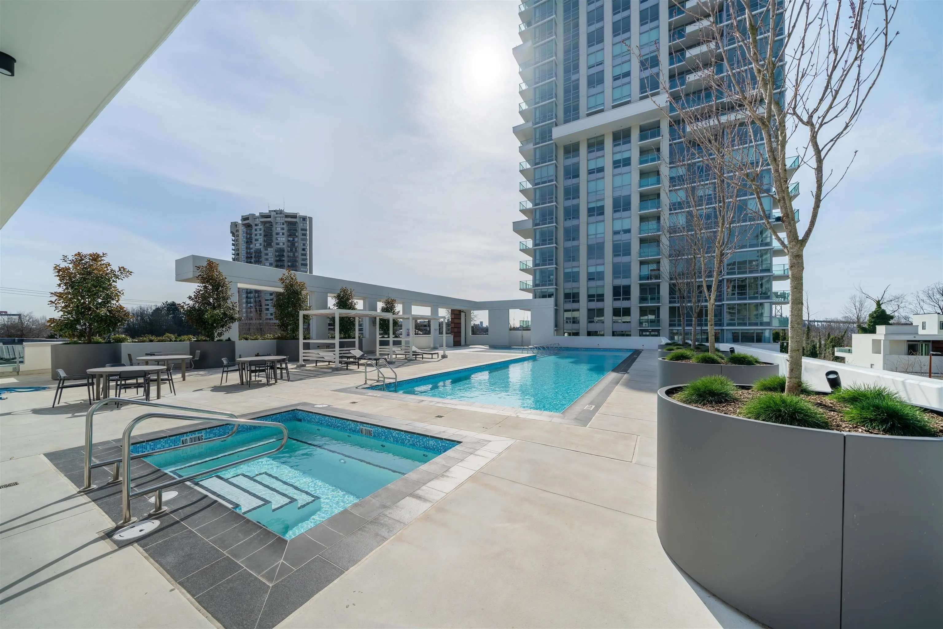 2201 1632 Lions Gate Lane