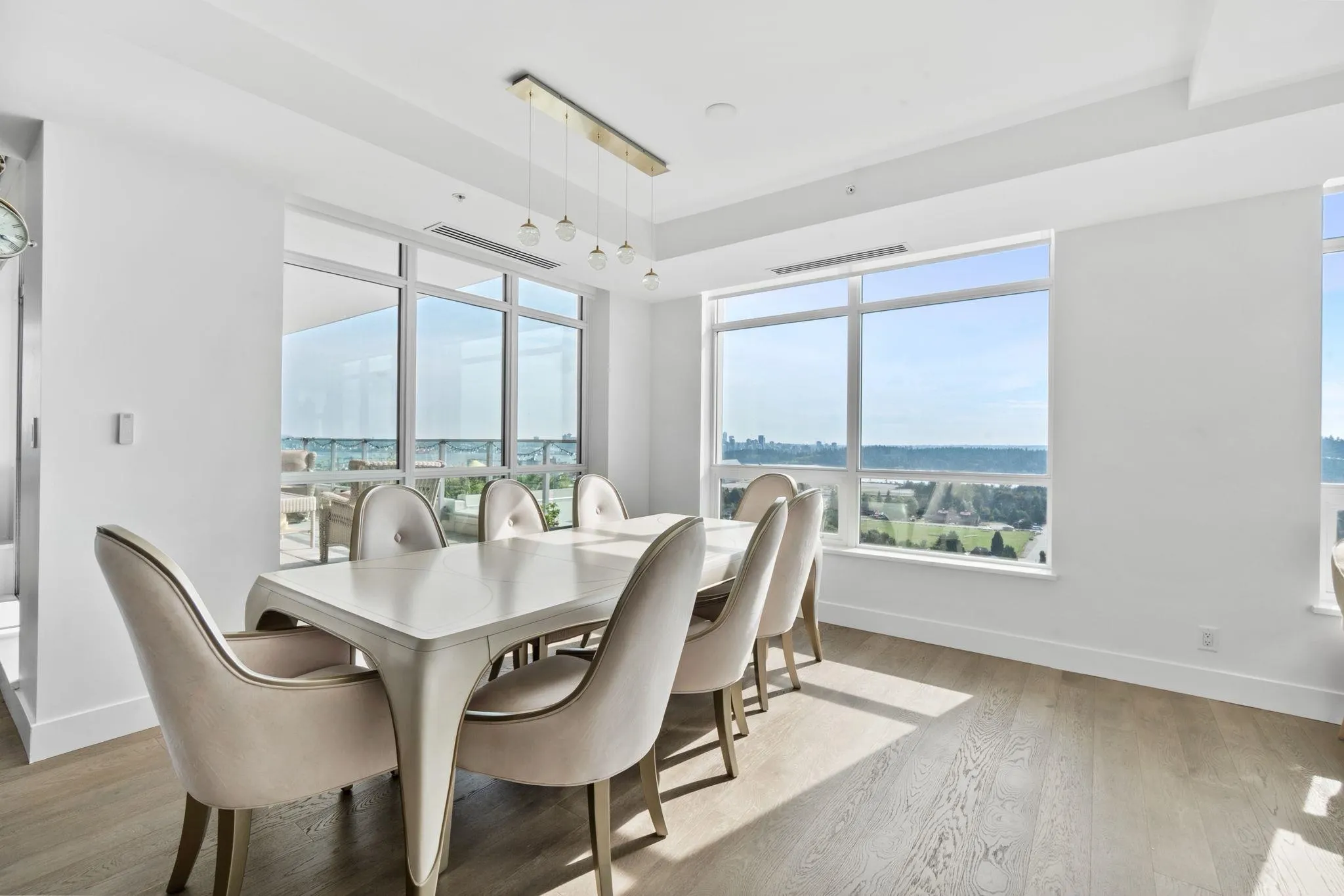 2201 1632 Lions Gate Lane