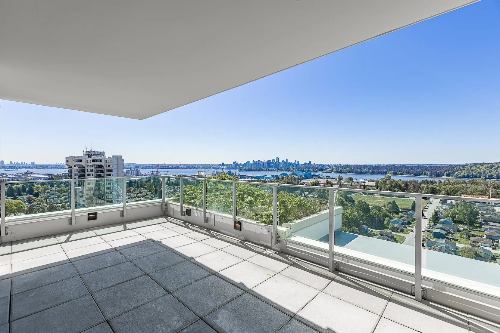 2201 1632 Lions Gate Lane