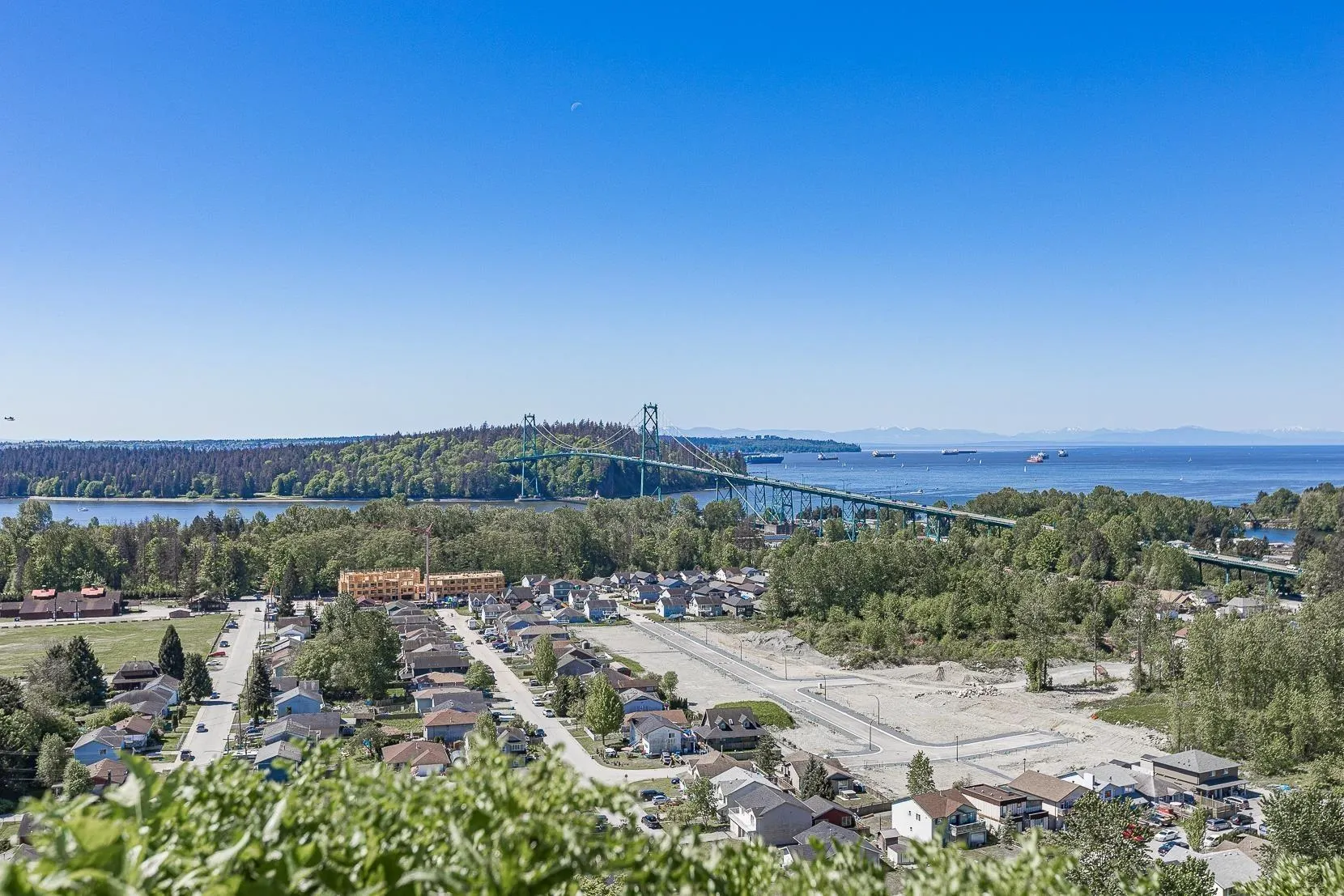 2201 1632 Lions Gate Lane