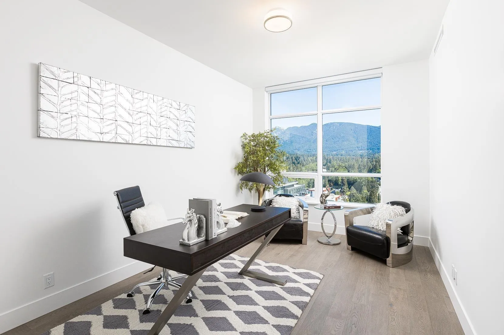 2201 1632 Lions Gate Lane