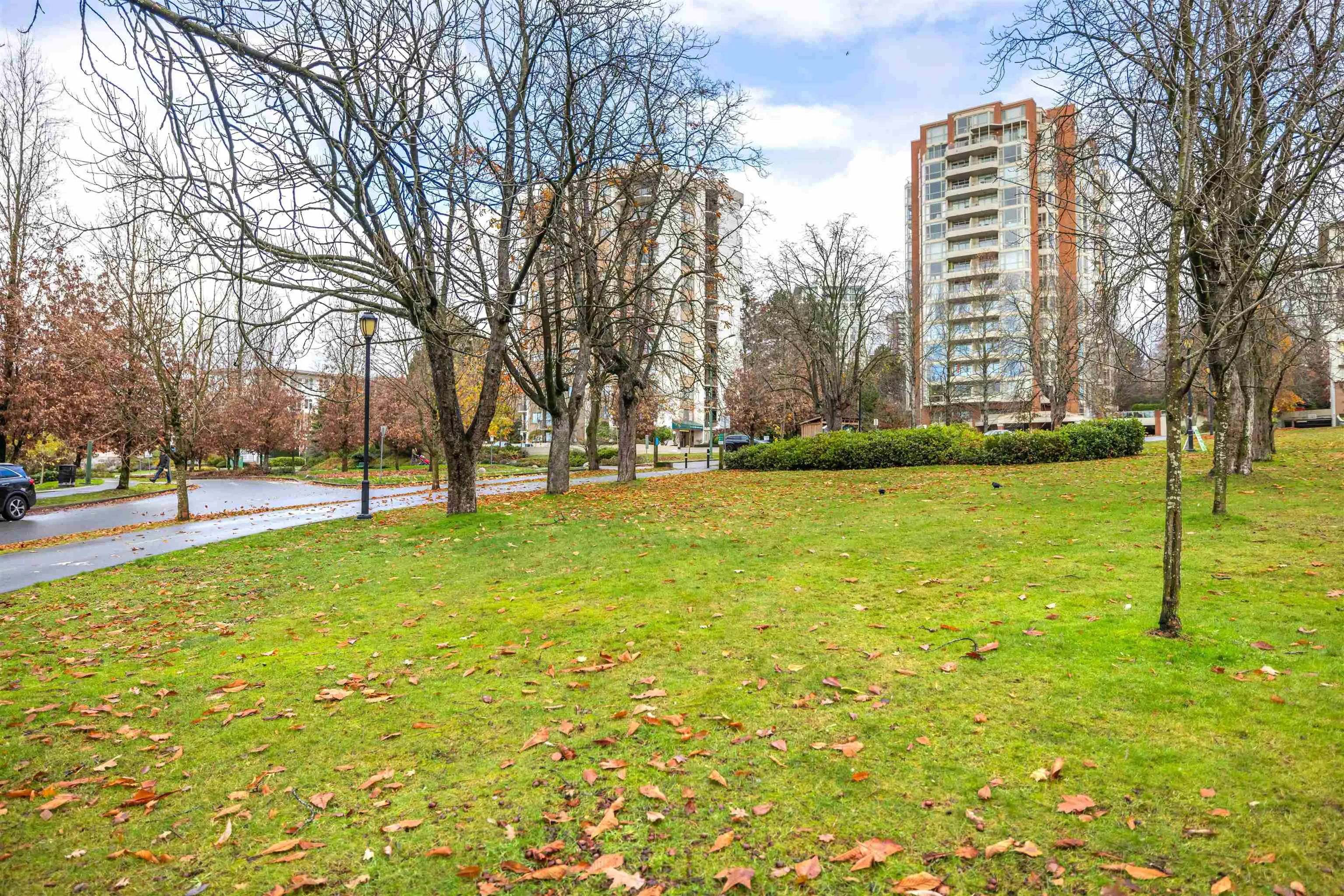 602 683 W Victoria Park