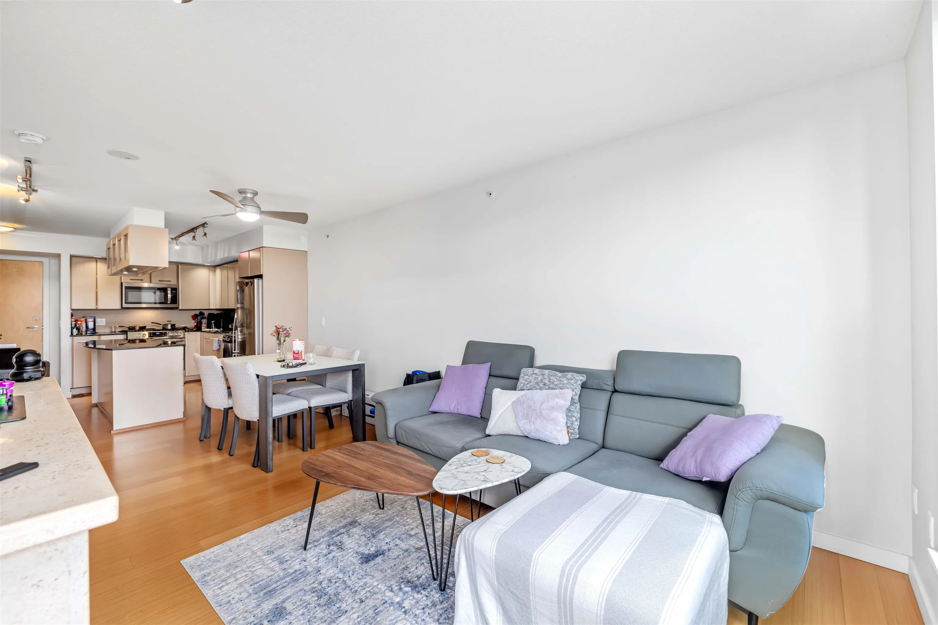 602 683 W Victoria Park