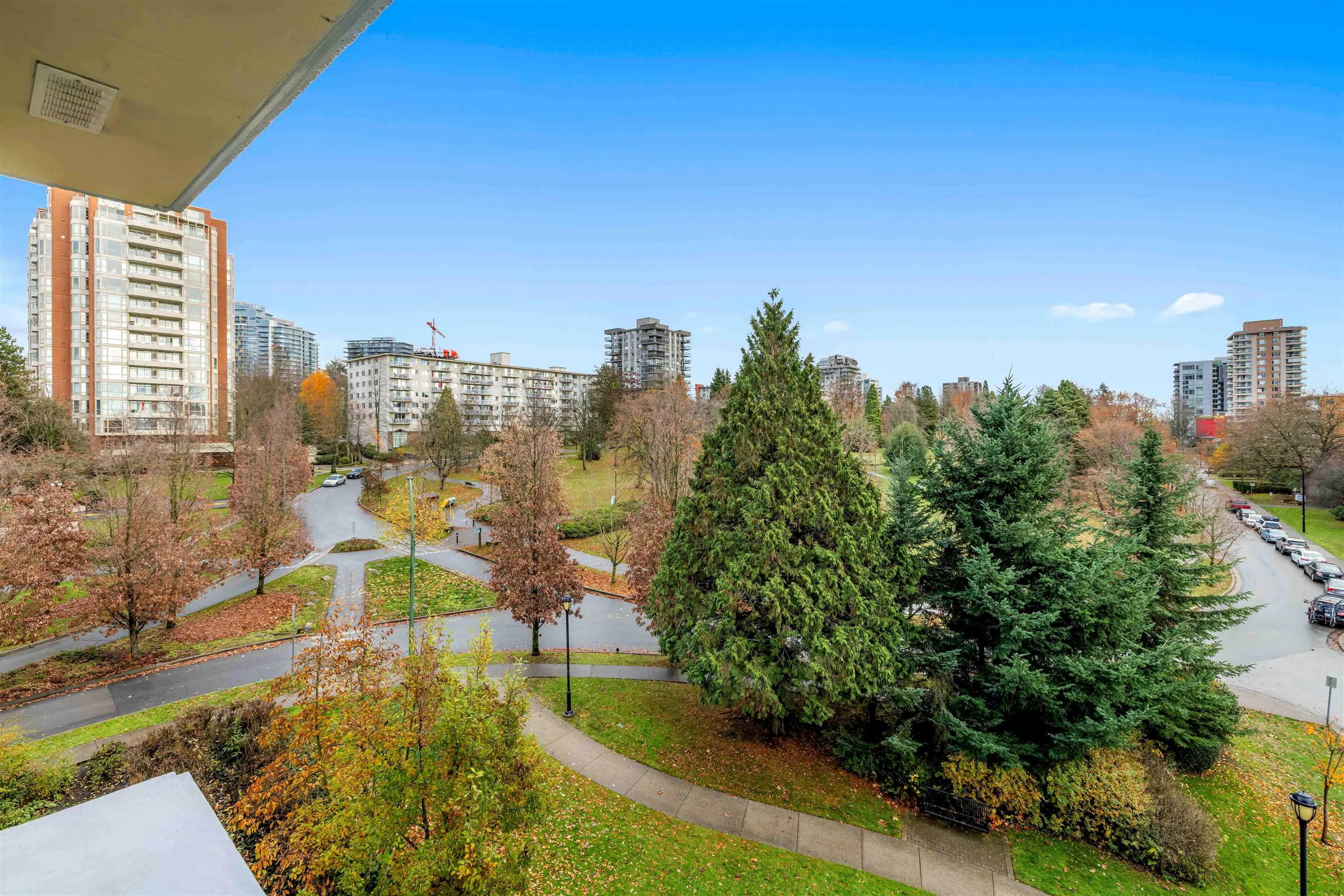 602 683 W Victoria Park