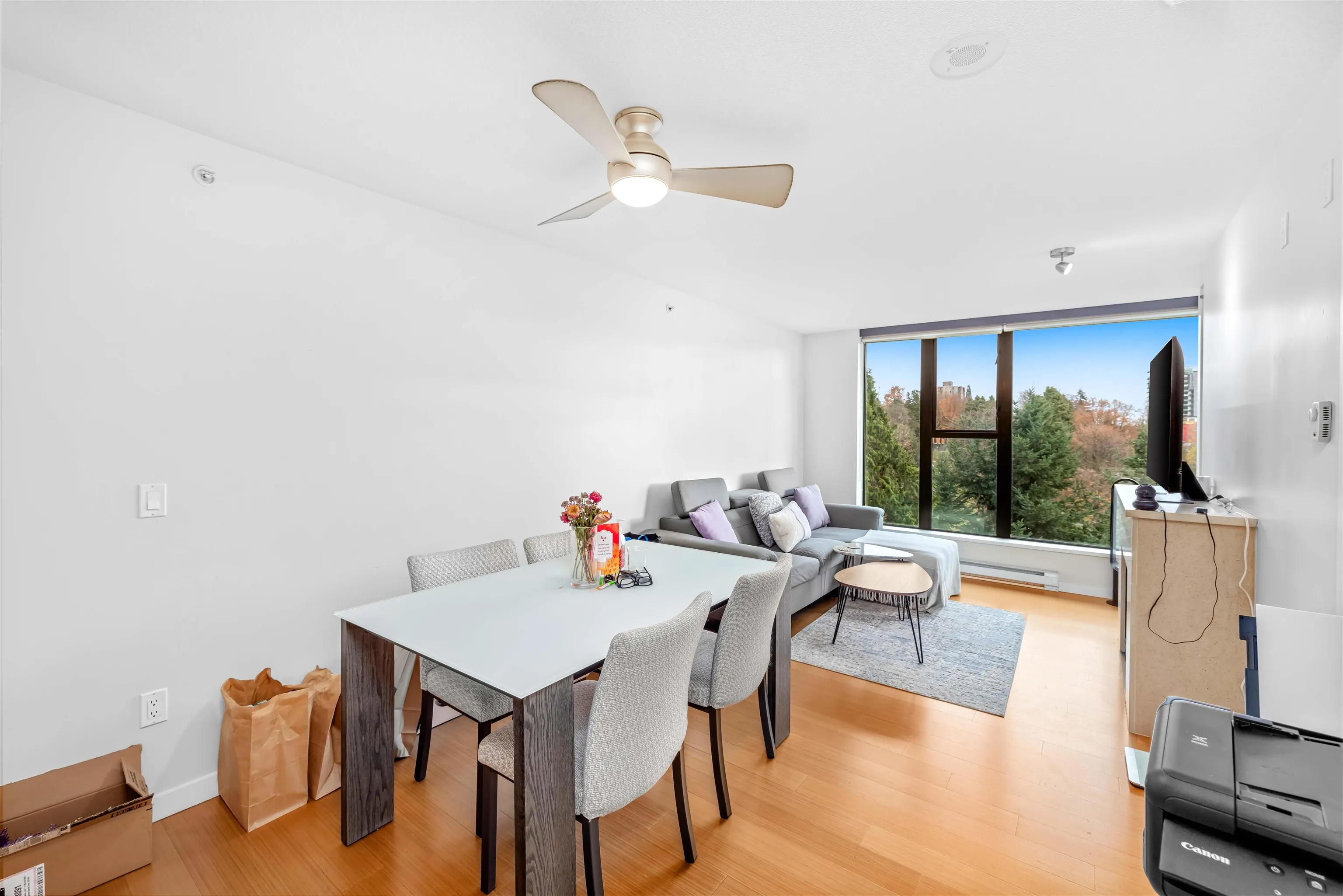 602 683 W Victoria Park