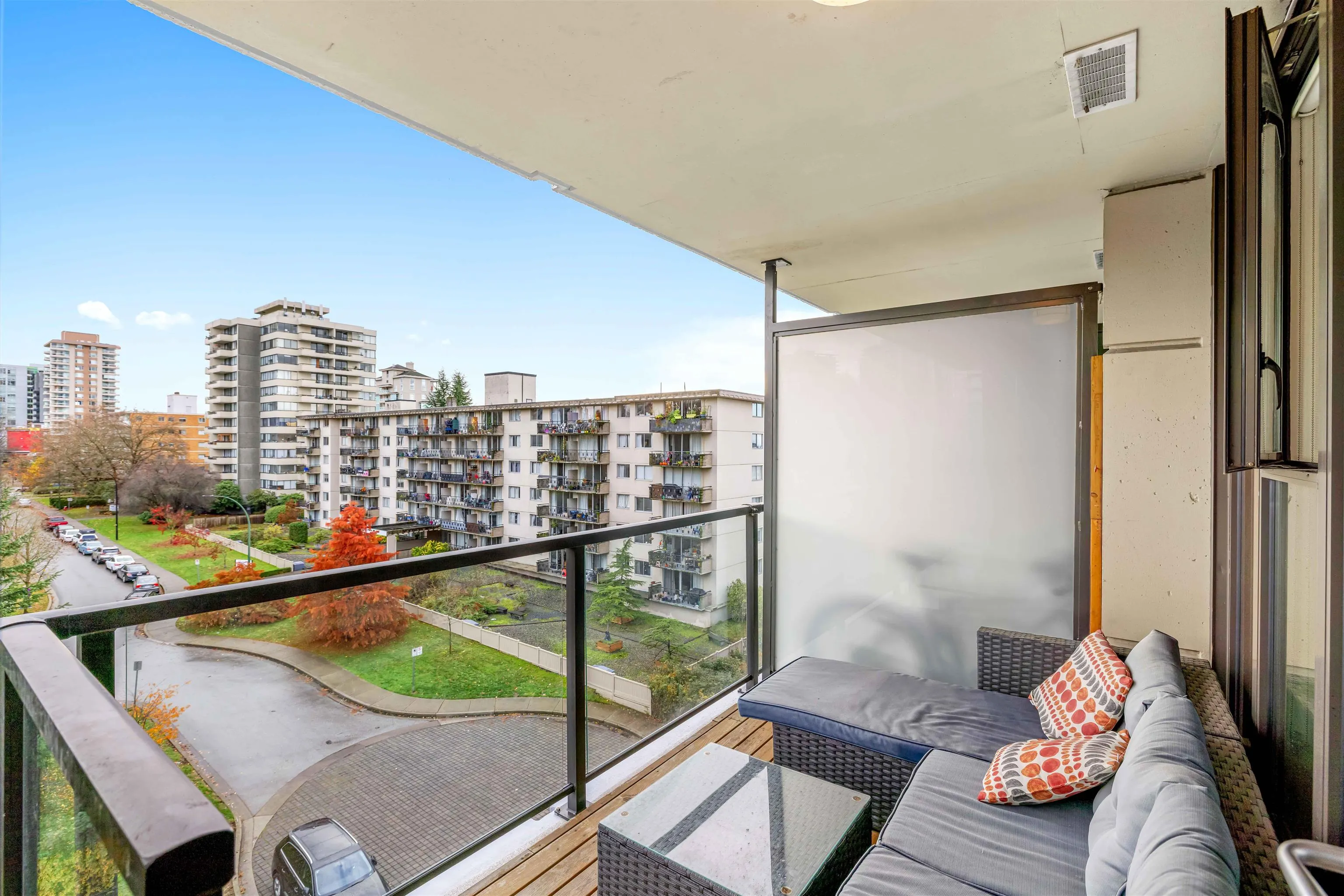 602 683 W Victoria Park