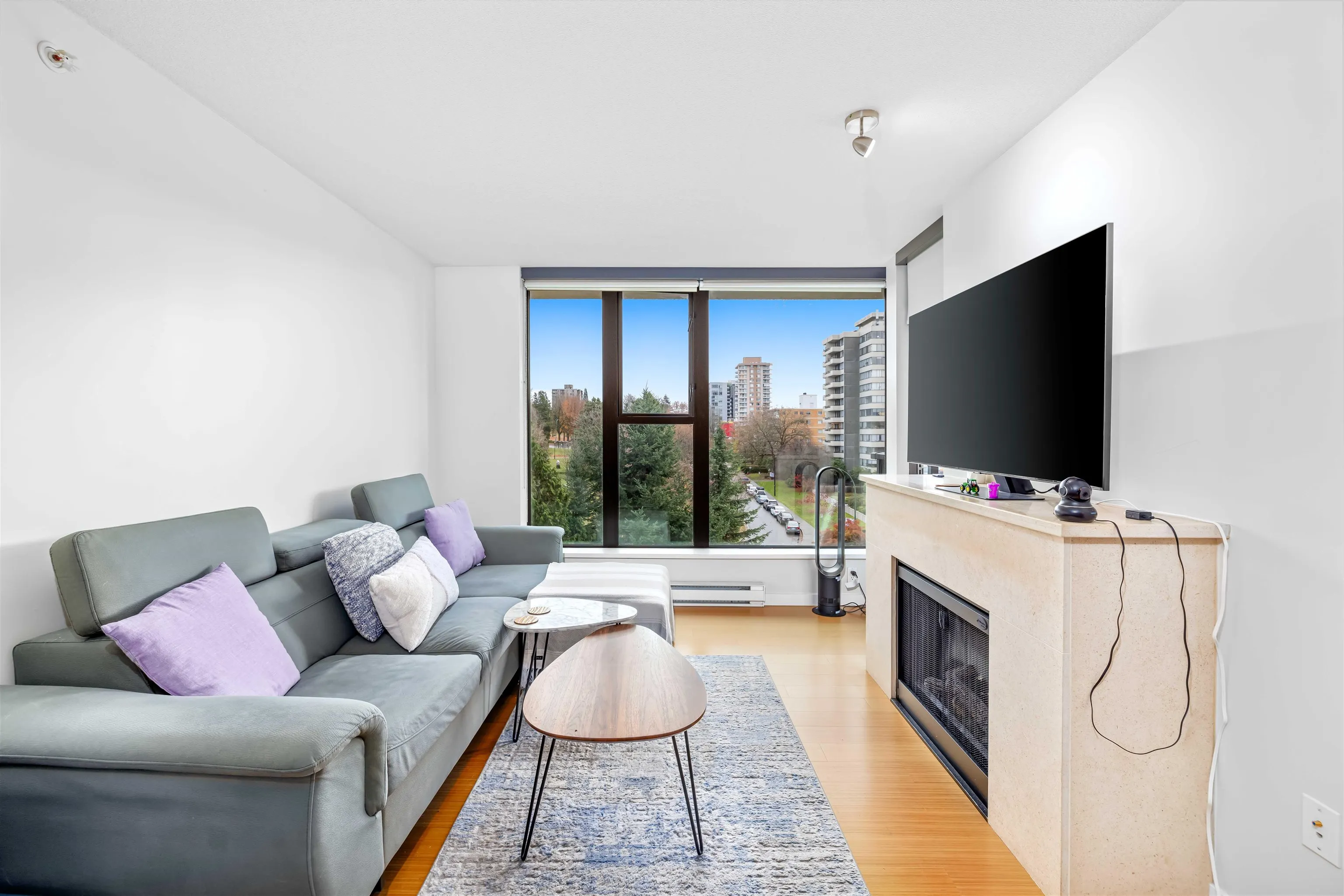 602 683 W Victoria Park
