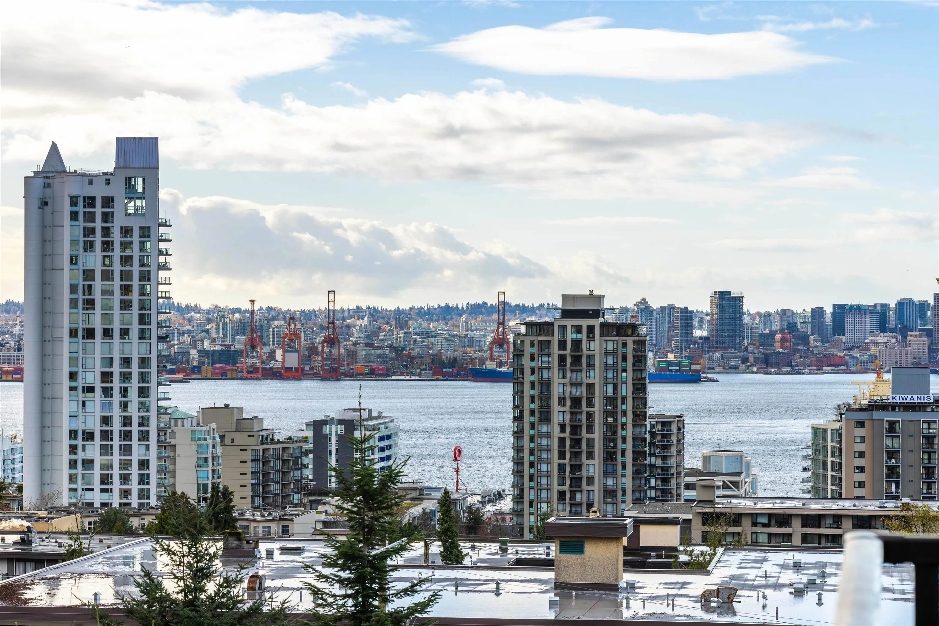 602 683 W Victoria Park