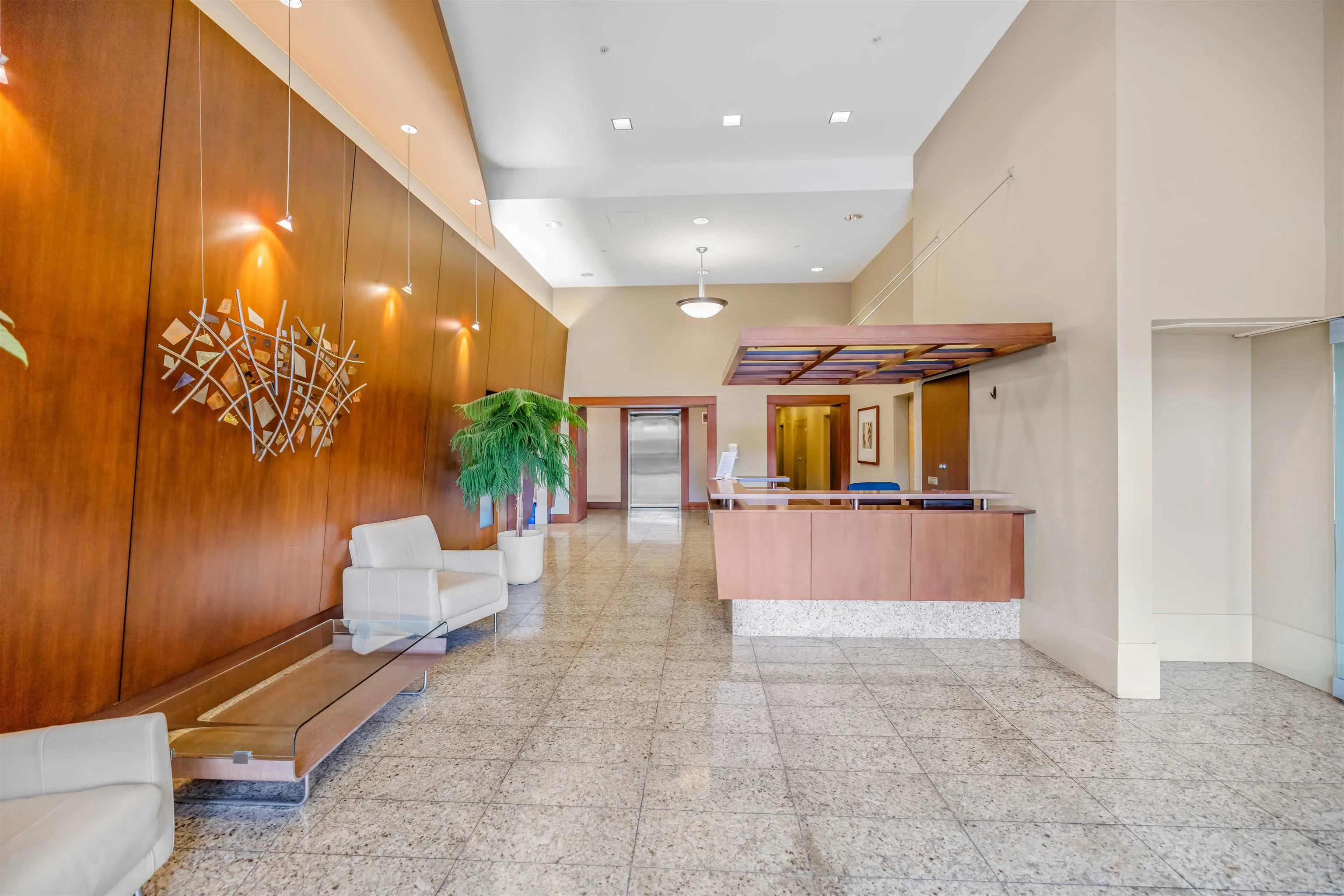 602 683 W Victoria Park