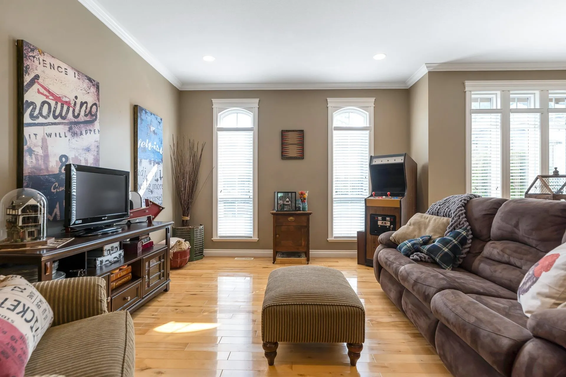 17 33925 Araki Court