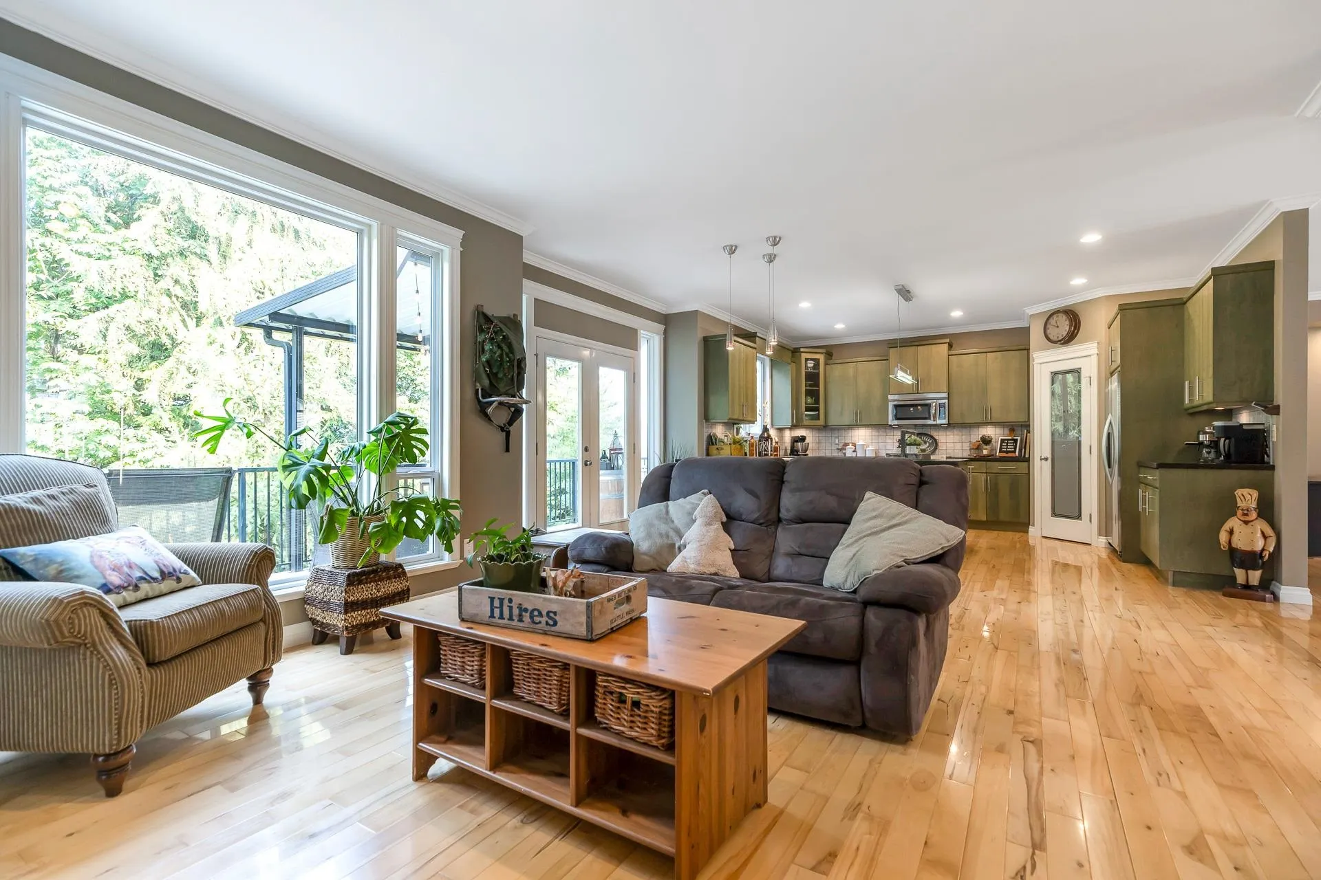 17 33925 Araki Court