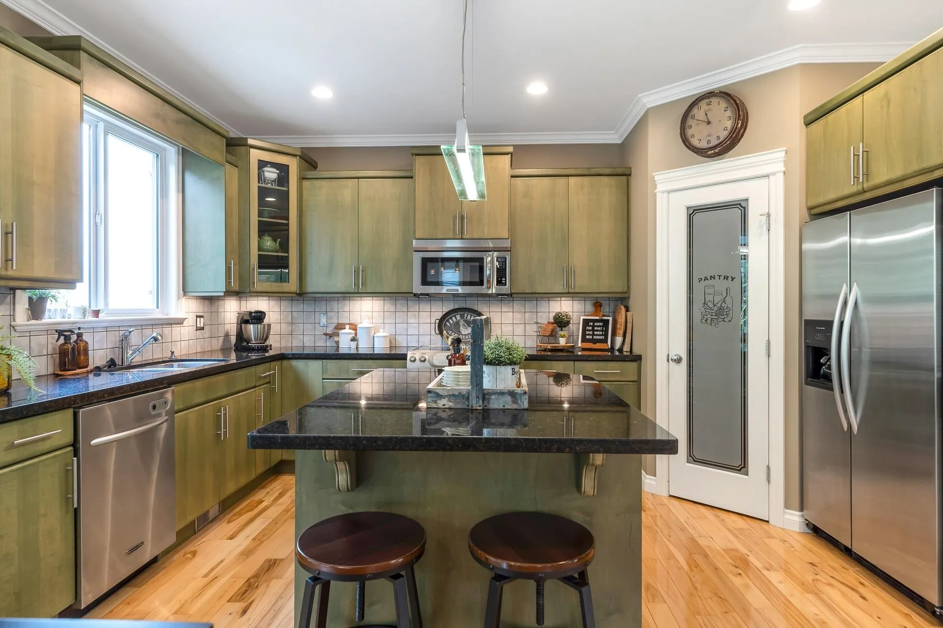 17 33925 Araki Court