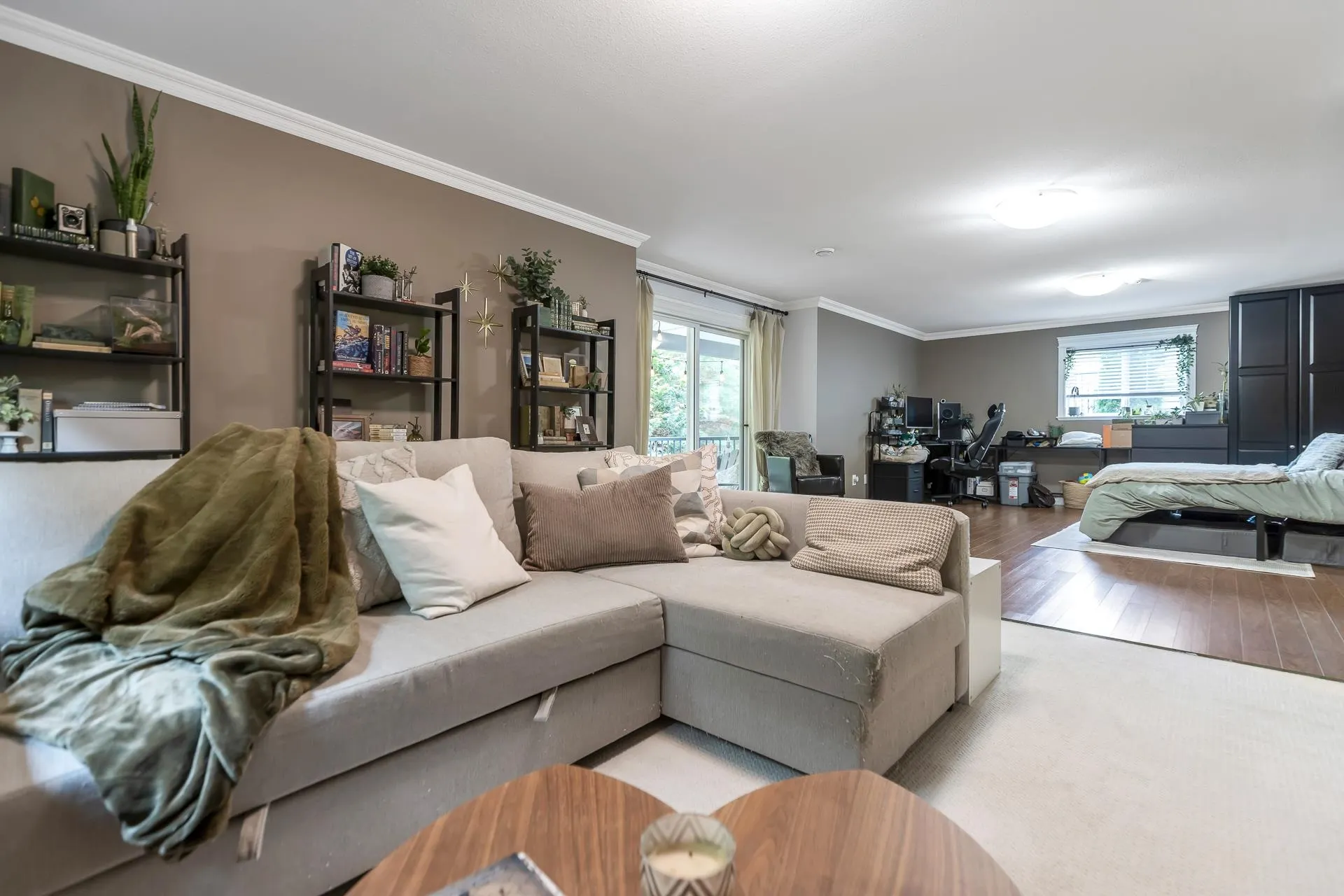 17 33925 Araki Court