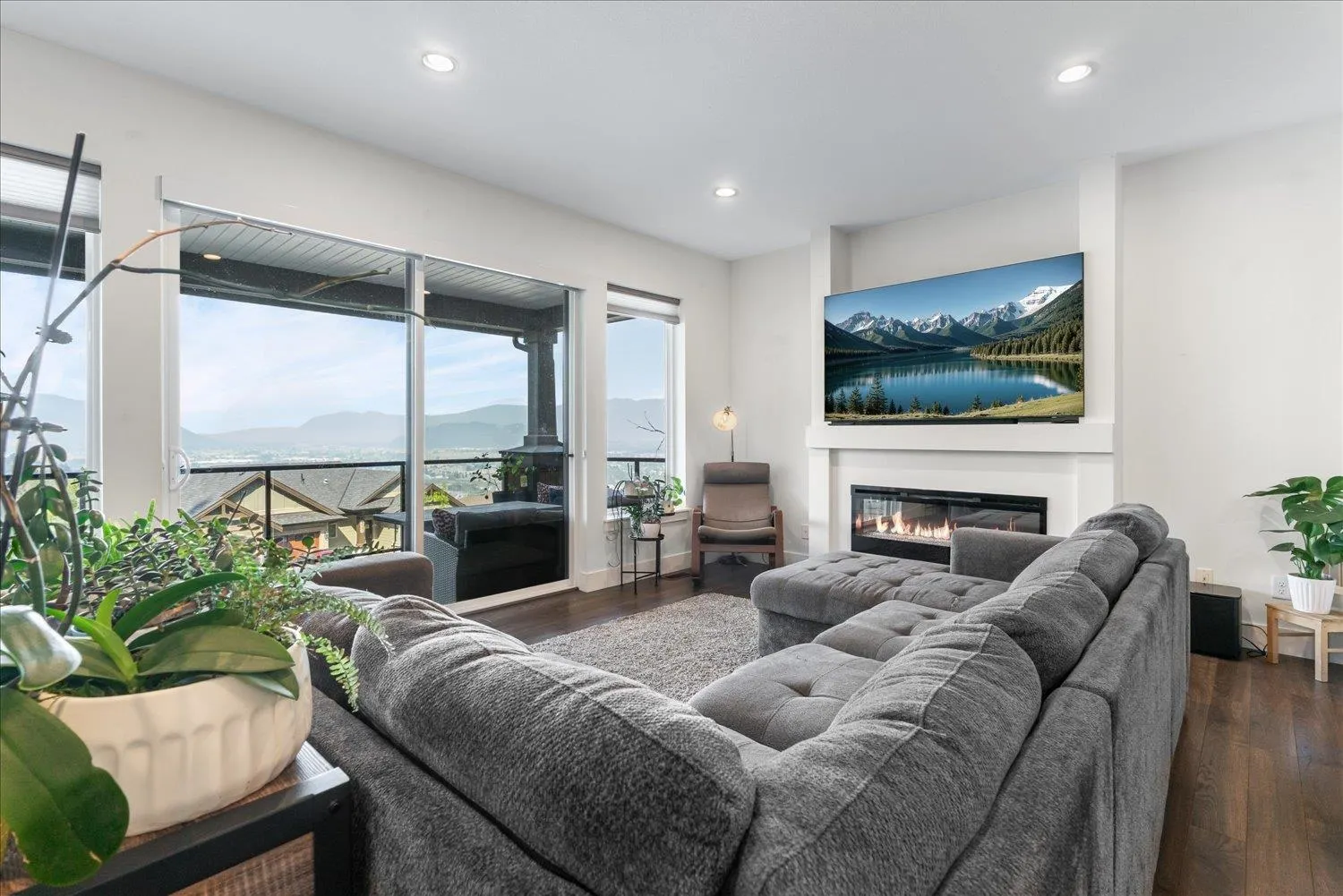 5486 Maclachlan Place