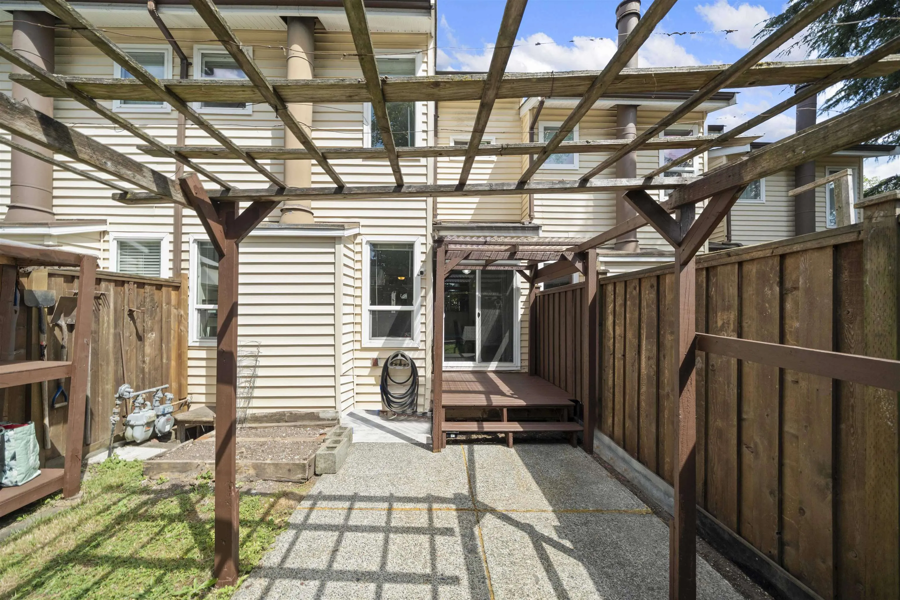 65 9366 128 Street