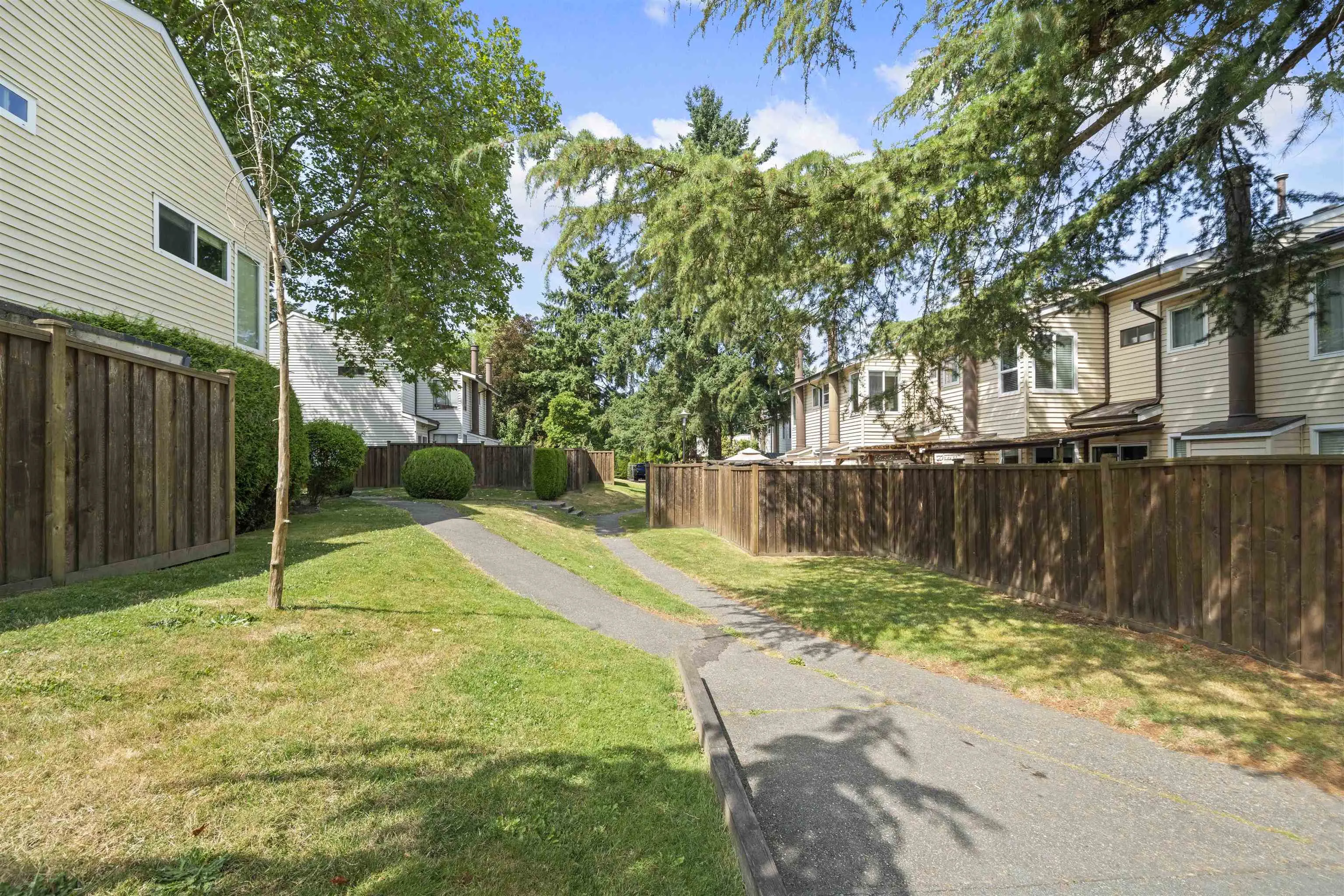 65 9366 128 Street